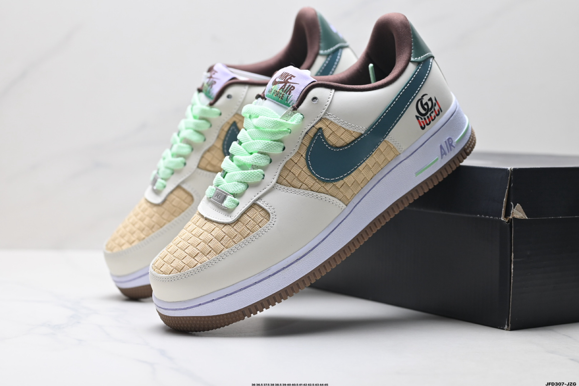 NIKE AIR FORCE 1‘07 IB5722-100