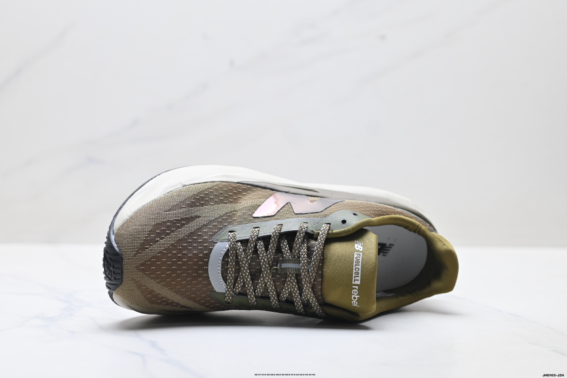 New Balance 新百伦FuelCell 简约 织物 网布防滑耐磨透气轻便 低帮 马拉松跑步鞋 MFCXPB5