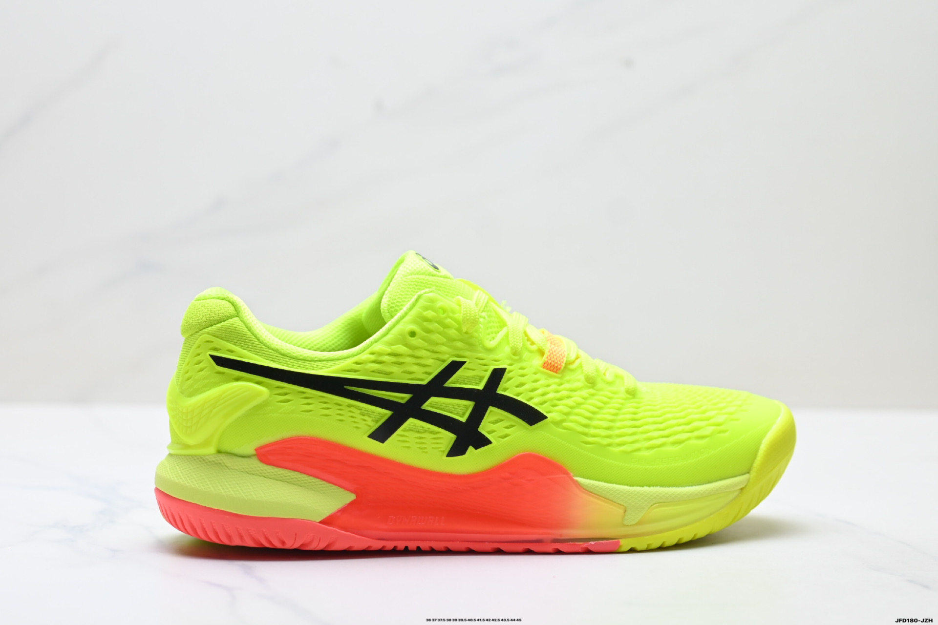 💰160
公司级✅新款GEL-RESOLUTION 9专业比赛R9运动鞋男女减震包裹性运动网球鞋 FlyteFoam轻量中底：比传统泡棉更轻盈30%，却提供持久回弹力，长距离奔跑也能告别疲惫感，仿佛脚下装弹簧！AHARPLUS耐磨外底：高耐磨橡胶+深沟槽纹路设计，抓地力MAX，急停转向稳如磐石，陪你征服多种地形。透气工程网眼鞋面：动态包裹贴合脚型，透气孔洞循环散热，高强度训练也能保持双足干爽，告别闷热束缚。
货号:1041A376-102
尺码:36 37 37.5 38 39 39.5 40.5 41.5 42 42.5 43.5 44 45 46
lD:JFD180-JZH