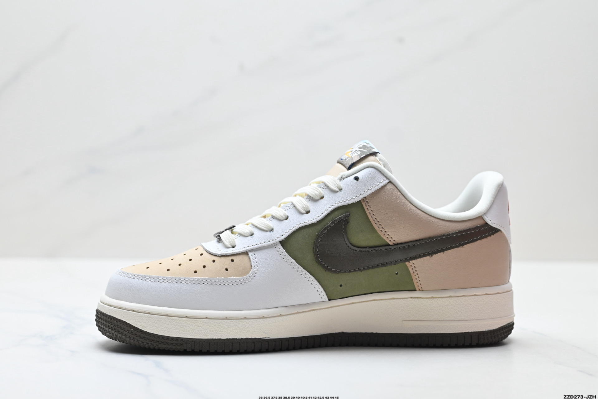 NIKE AIR FORCE 1‘07 LV8 DF0188-135