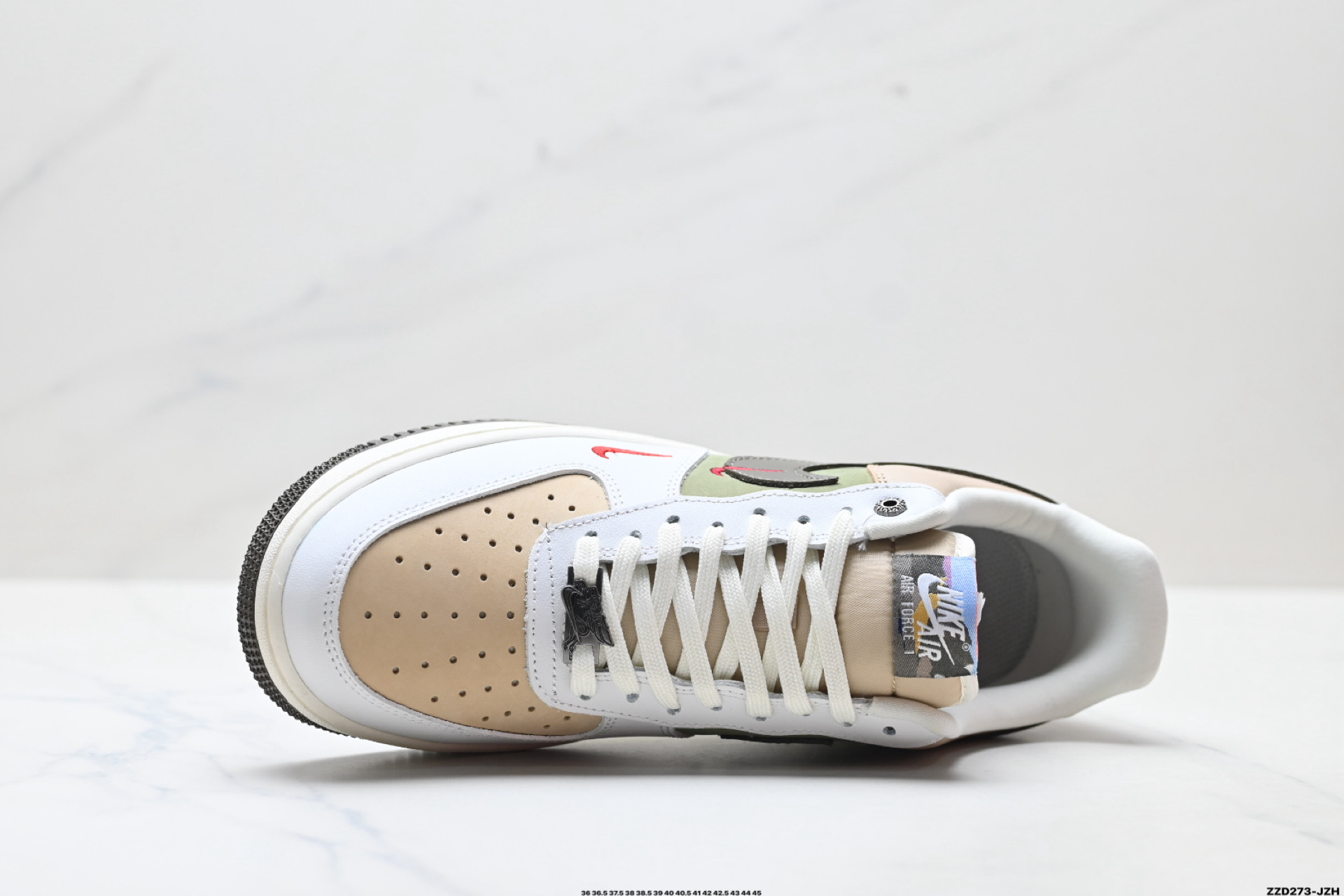 NIKE AIR FORCE 1‘07 LV8 DF0188-135