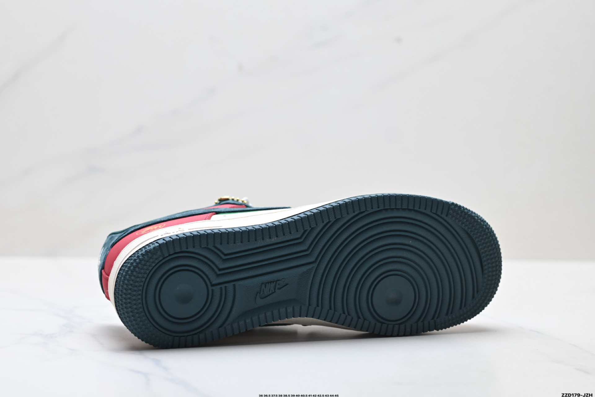 NIKE AIR FORCE 1‘07 LV8 HT5088-622 NIKE AIR FORCE 1‘07 LV8 HT5088-622