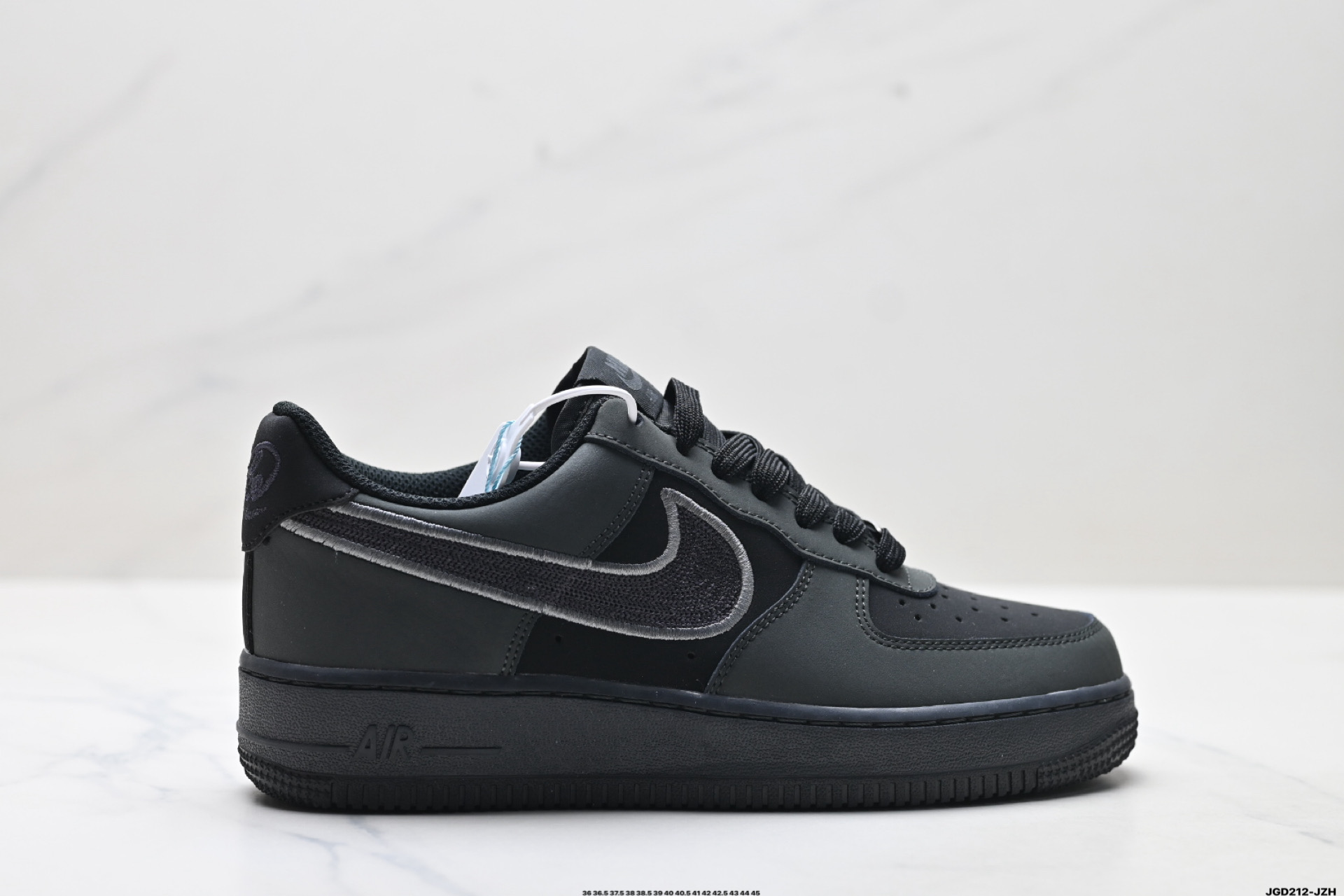 NIKE AIR FORCE 1‘07 IB6842-002 NIKE AIR FORCE 1‘07 IB6842-002