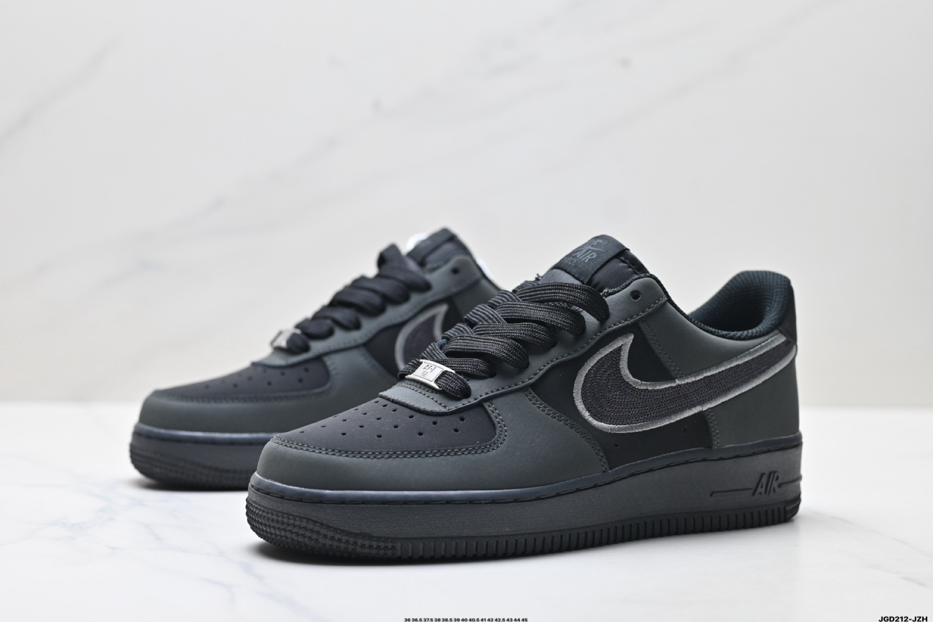 NIKE AIR FORCE 1‘07 IB6842-002 NIKE AIR FORCE 1‘07 IB6842-002