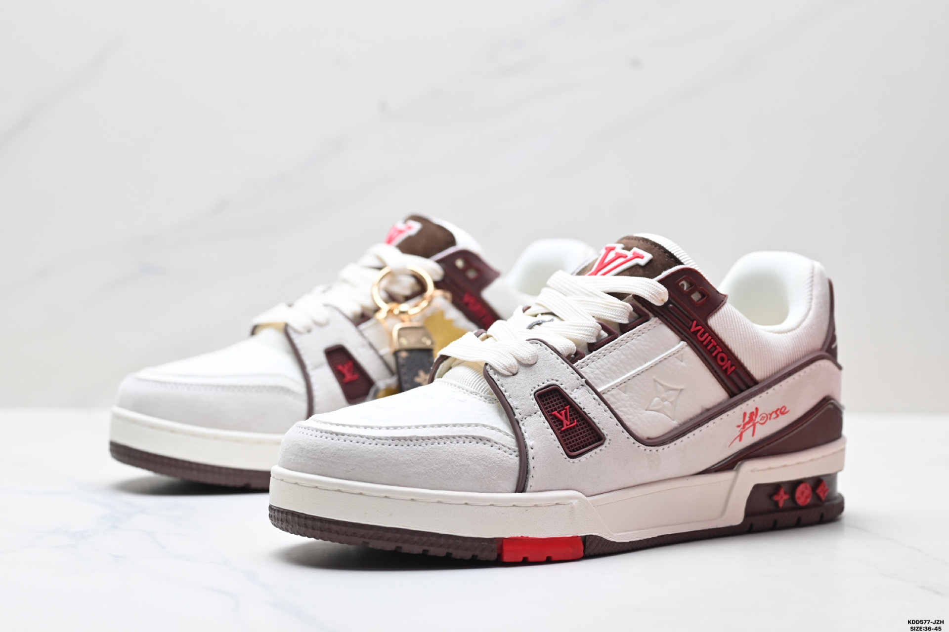 马年限定中国红礼盒Louis vuitton Trainer Sneaker Low 路易威登 休闲运动文化百搭板鞋 马年限定中国红礼盒Louis vuitton Trainer Sneaker Low 路易威登 休闲运动文化百搭板鞋