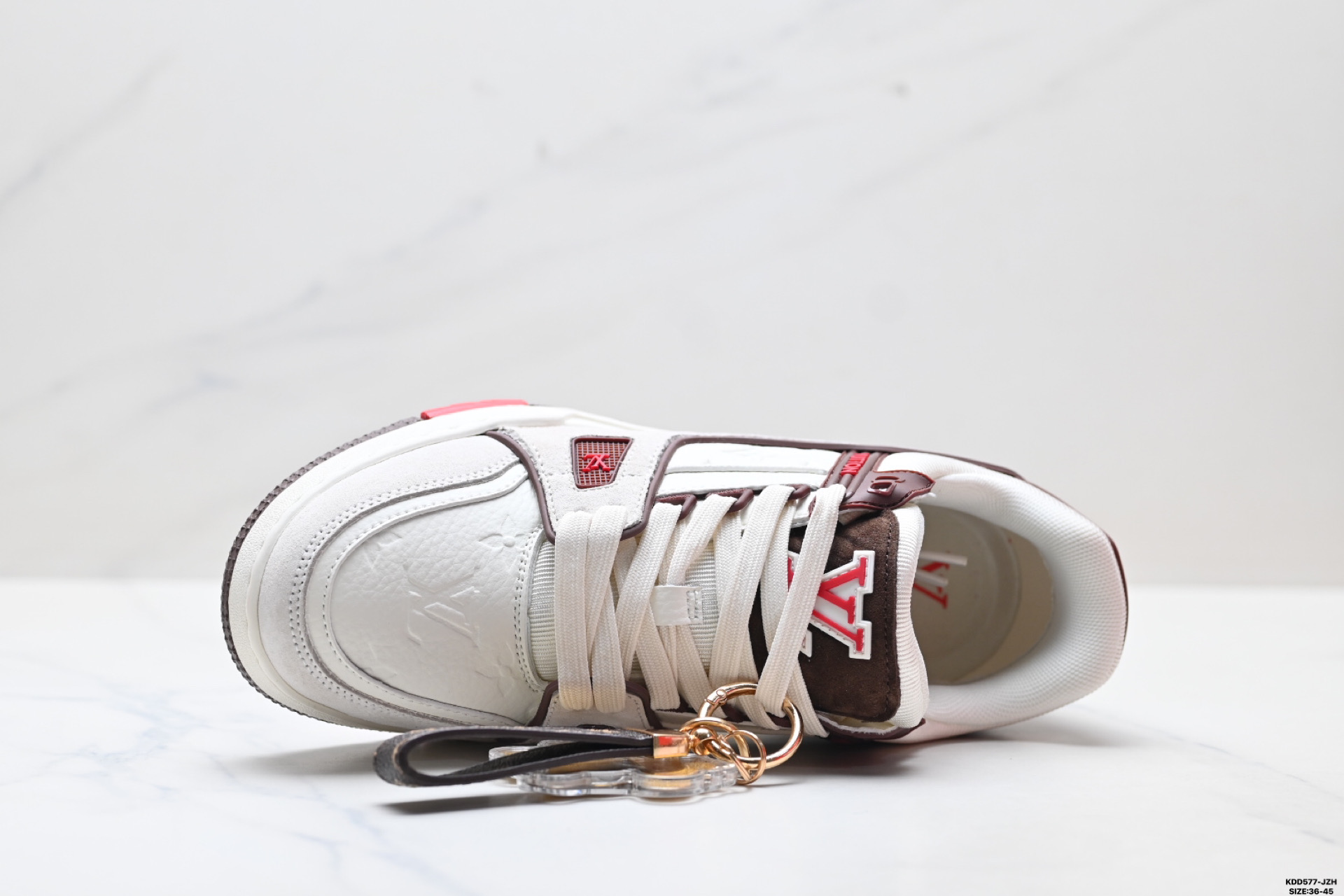 马年限定中国红礼盒Louis vuitton Trainer Sneaker Low 路易威登 休闲运动文化百搭板鞋 马年限定中国红礼盒Louis vuitton Trainer Sneaker Low 路易威登 休闲运动文化百搭板鞋
