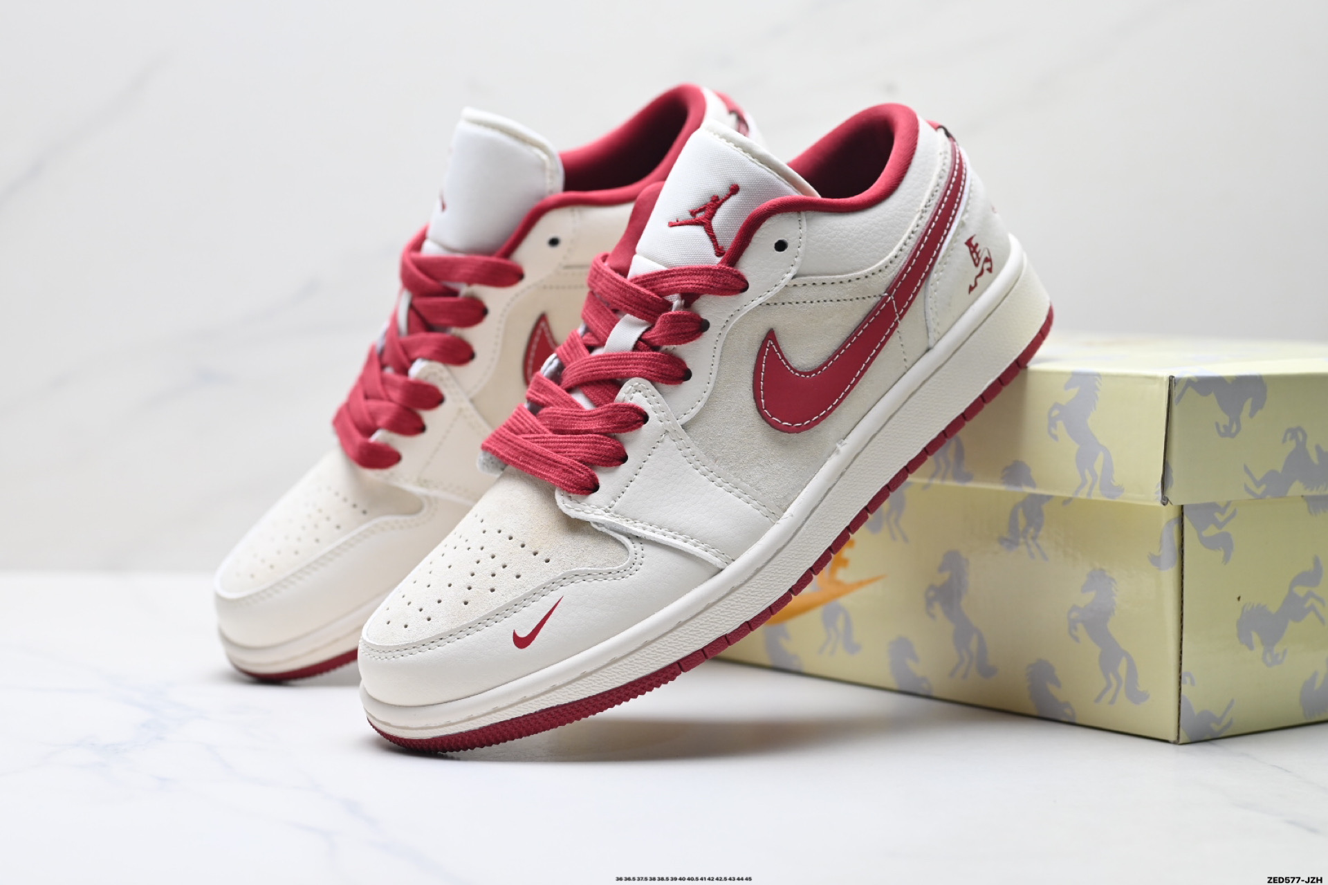 Nike Air Jordan 1 Low AJ1乔1低帮休闲板鞋 LX1988-827