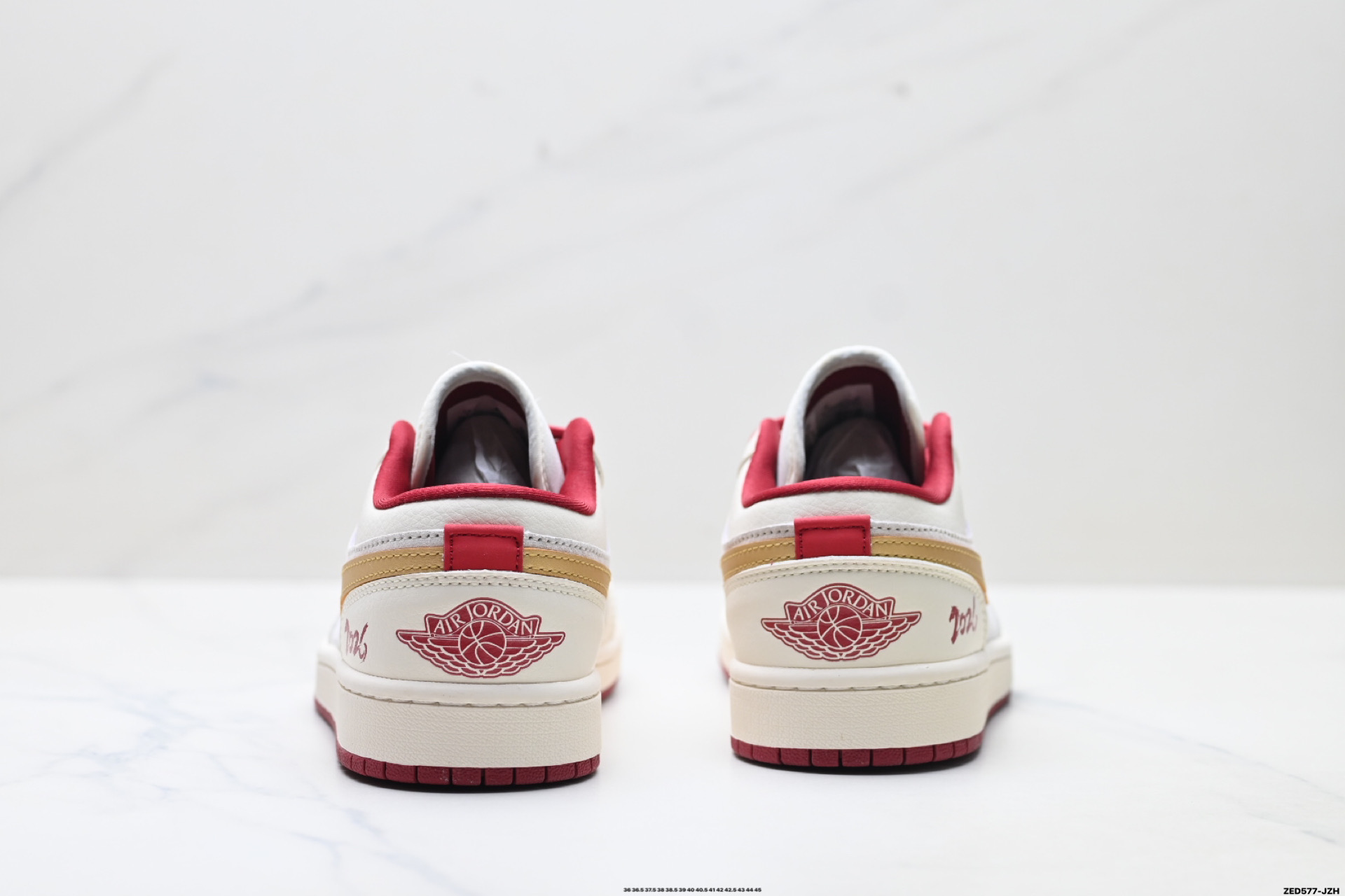 Nike Air Jordan 1 Low AJ1乔1低帮休闲板鞋 XT6998-137
