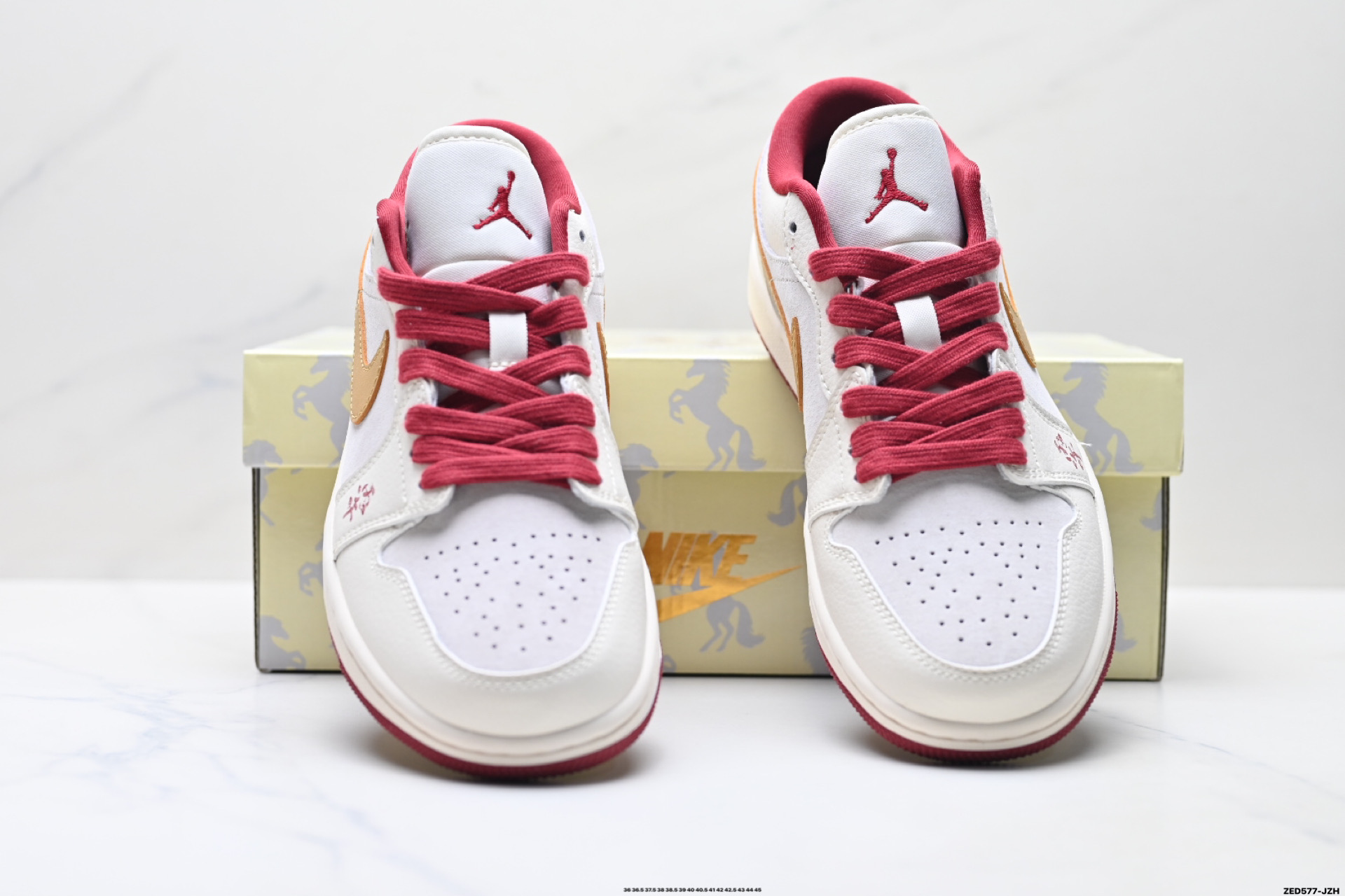 Nike Air Jordan 1 Low AJ1乔1低帮休闲板鞋 XT6998-137