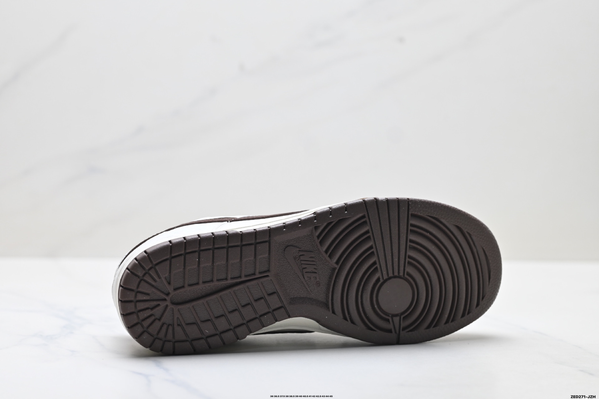 Nike Dunk Low Retro ‘DIY高端定制’耐克 低帮休闲运动板鞋 lQ1118-220 Nike Dunk Low Retro ‘DIY高端定制’耐克 低帮休闲运动板鞋 lQ1118-220