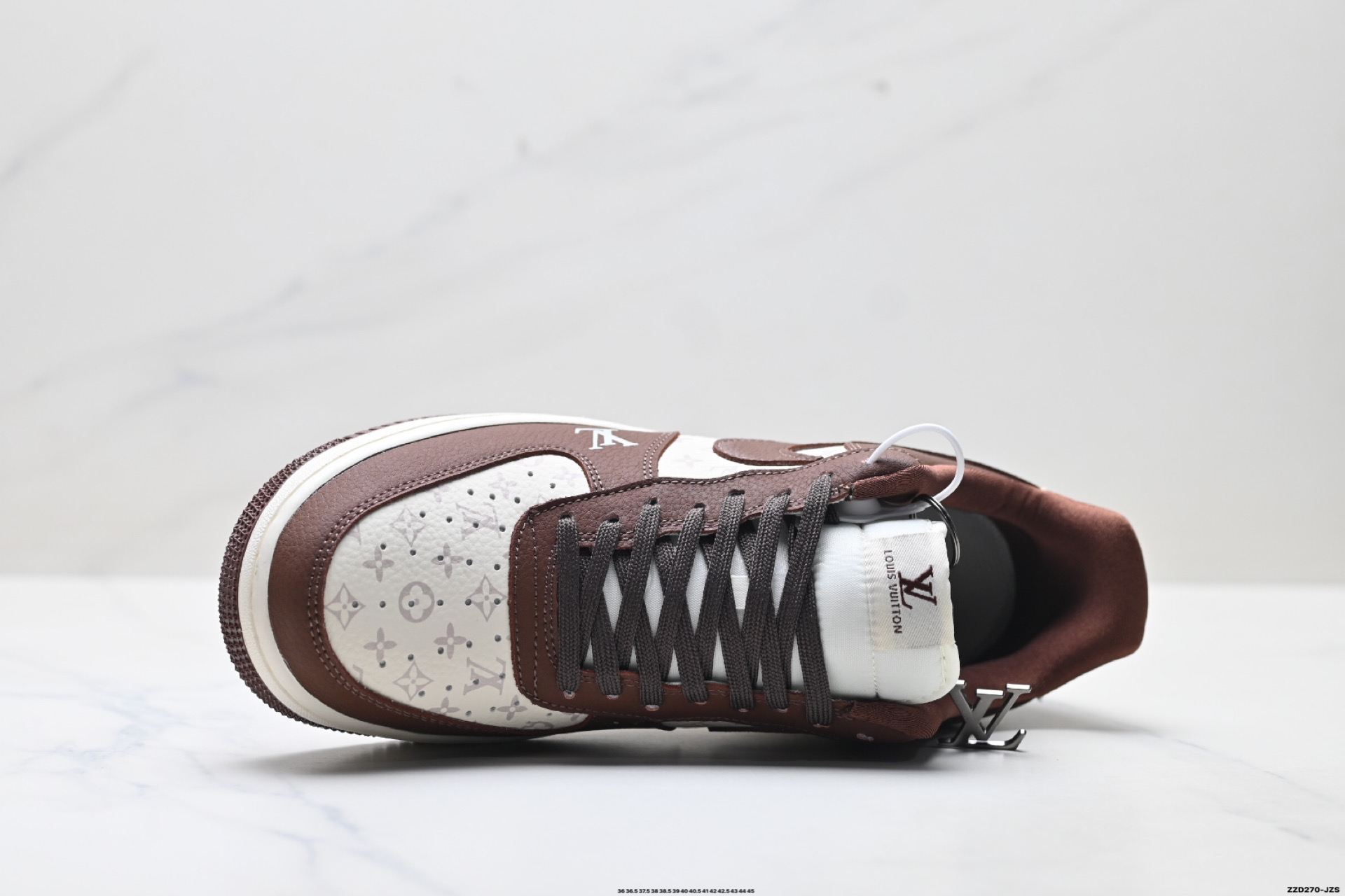 NIKE AIR FORCE 1‘07 LV8 DF0188-127 NIKE AIR FORCE 1‘07 LV8 DF0188-127