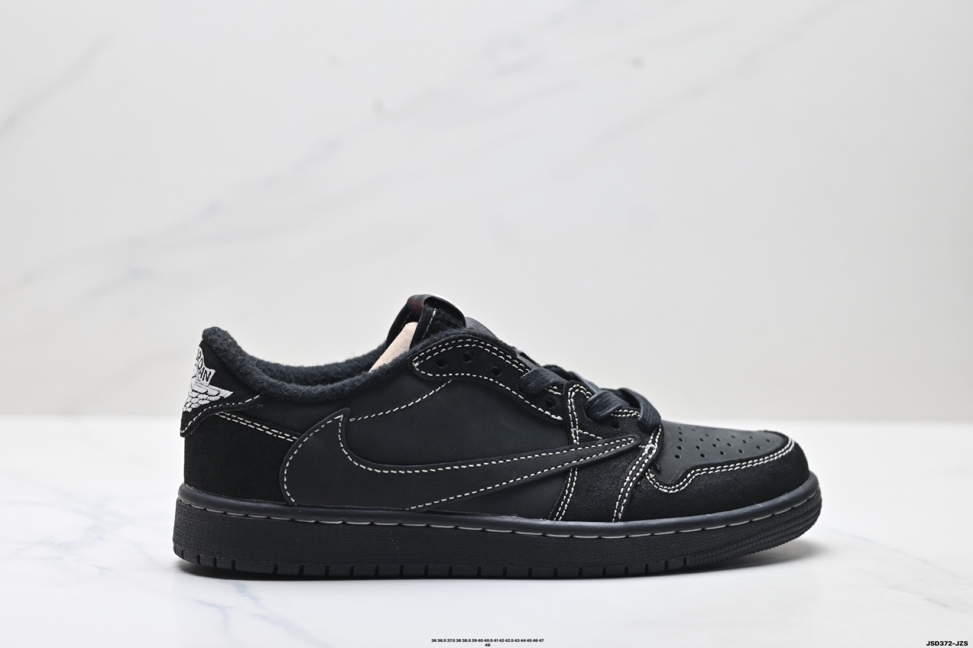 💰180
公司级✅Nike Air Jordan 1 x Travis Scott AJ1倒勾 乔一倒钩 耐克 低帮文化篮球鞋
升级原楦原档案数据开发纸版楦型 采用同源纳帕头层皮革鞋面材质 全新底模完美品相清洁度及喷漆效果 完美品质出货 细节如图所示 鞋面切割工整 冲孔整齐干净 中底拉帮线 整体清洁度非常好
货号:DM7866-140
尺码:36 36.5 37.5 38 38.5 39 40 40.5 41 42 42.5 43 44 45 46 47 48
ID:JSD372-JZS