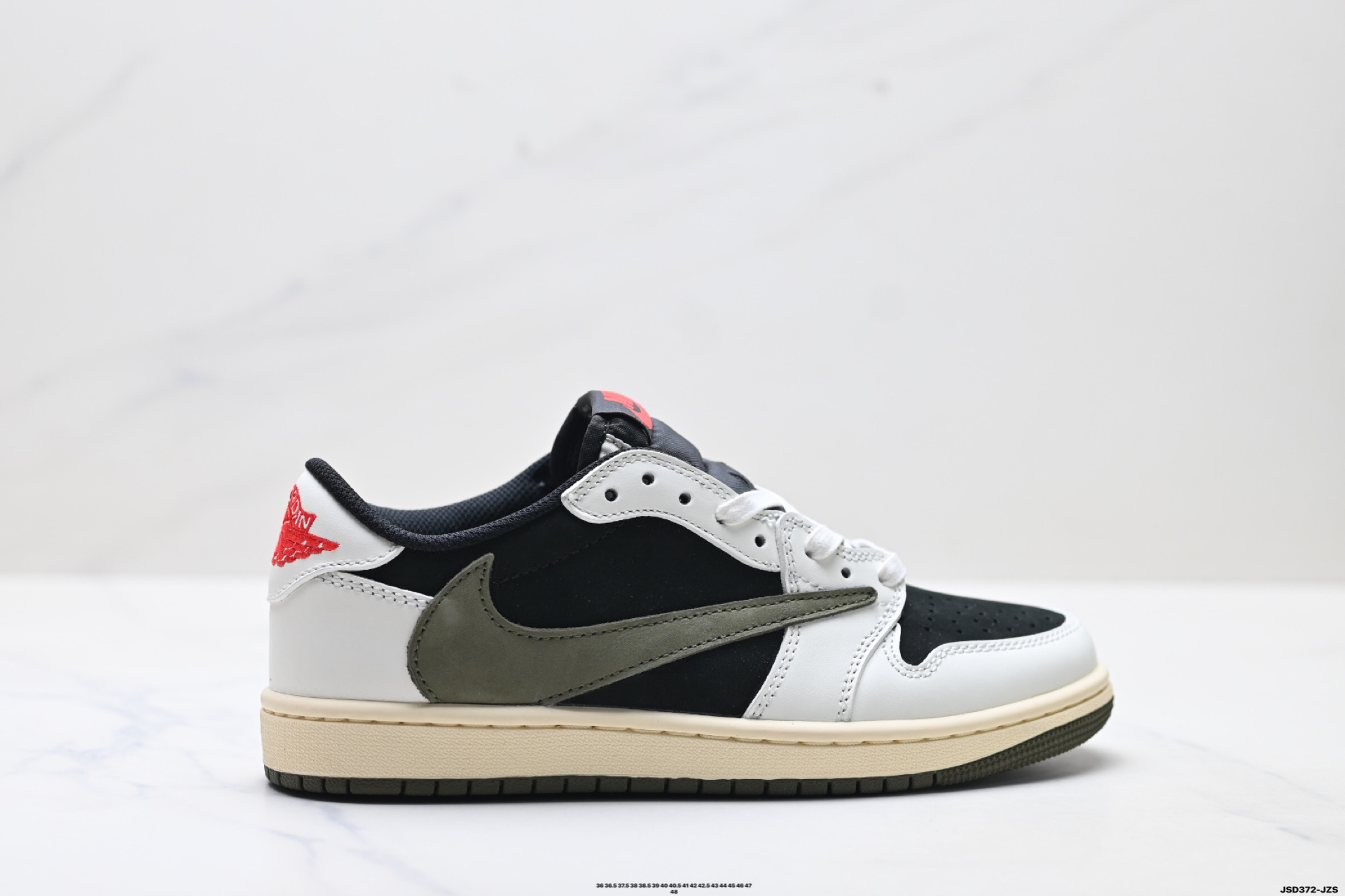 💰180
公司级✅Nike Air Jordan 1 x Travis Scott AJ1倒勾 乔一倒钩 耐克 低帮文化篮球鞋
升级原楦原档案数据开发纸版楦型 采用同源纳帕头层皮革鞋面材质 全新底模完美品相清洁度及喷漆效果 完美品质出货 细节如图所示 鞋面切割工整 冲孔整齐干净 中底拉帮线 整体清洁度非常好
货号:DM7866-140
尺码:36 36.5 37.5 38 38.5 39 40 40.5 41 42 42.5 43 44 45 46 47 48
ID:JSD372-JZS