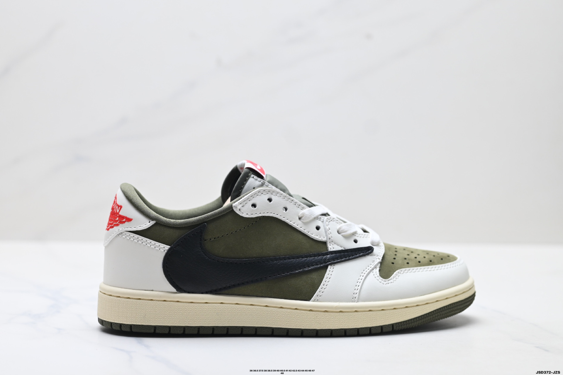 💰180
公司级✅Nike Air Jordan 1 x Travis Scott AJ1倒勾 乔一倒钩 耐克 低帮文化篮球鞋
升级原楦原档案数据开发纸版楦型 采用同源纳帕头层皮革鞋面材质 全新底模完美品相清洁度及喷漆效果 完美品质出货 细节如图所示 鞋面切割工整 冲孔整齐干净 中底拉帮线 整体清洁度非常好
货号:DM7866-140
尺码:36 36.5 37.5 38 38.5 39 40 40.5 41 42 42.5 43 44 45 46 47 48
ID:JSD372-JZS