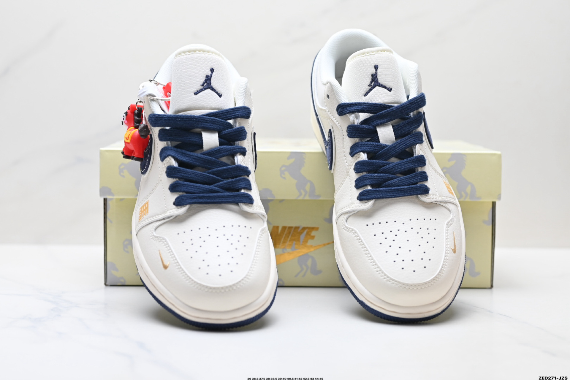 Nike Air Jordan 1 Low AJ1乔1低帮休闲板鞋 JP2076-121 Nike Air Jordan 1 Low AJ1乔1低帮休闲板鞋 JP2076-121