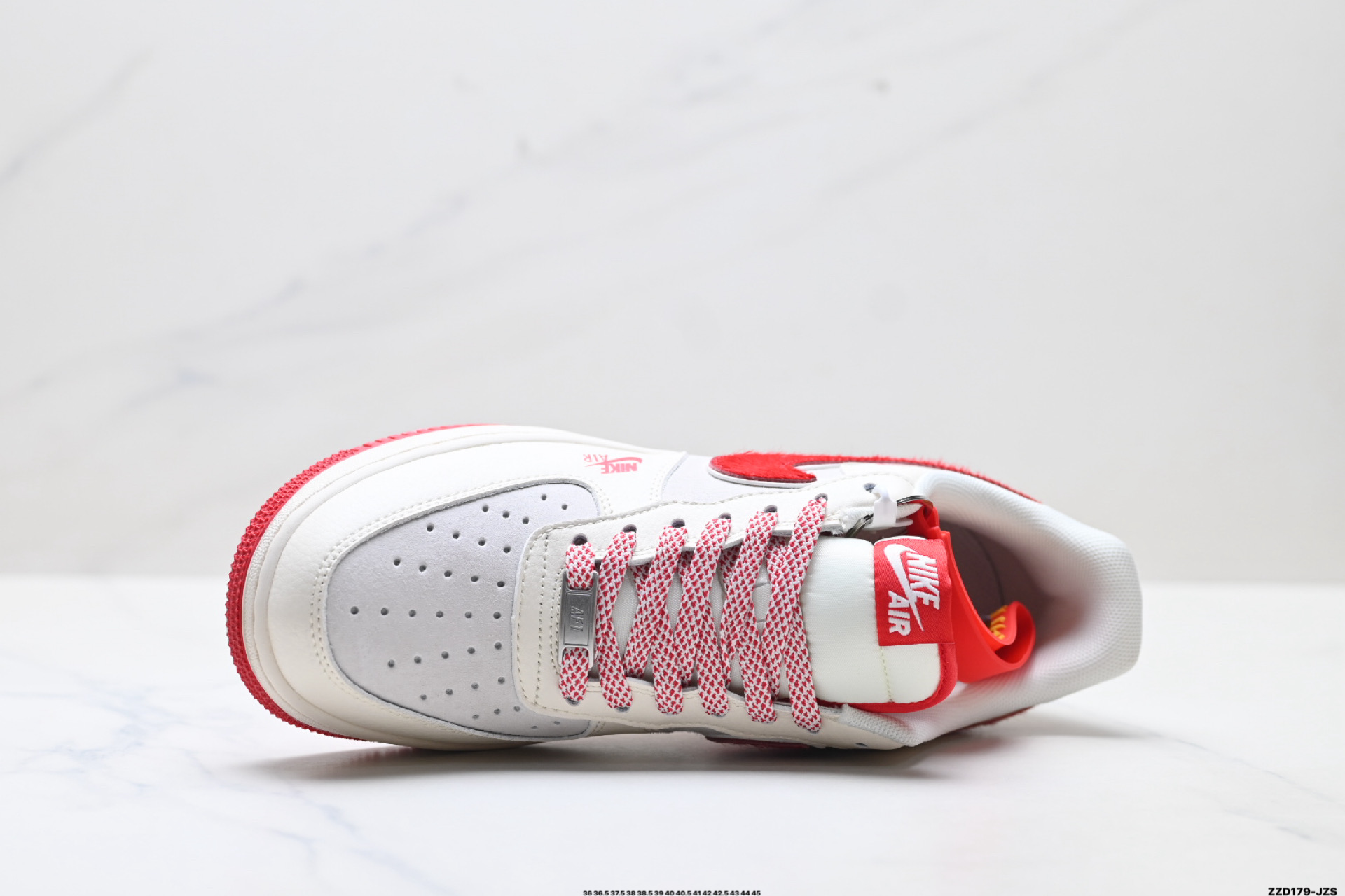 NIKE AIR FORCE 1‘07 LV8 HT5088-626