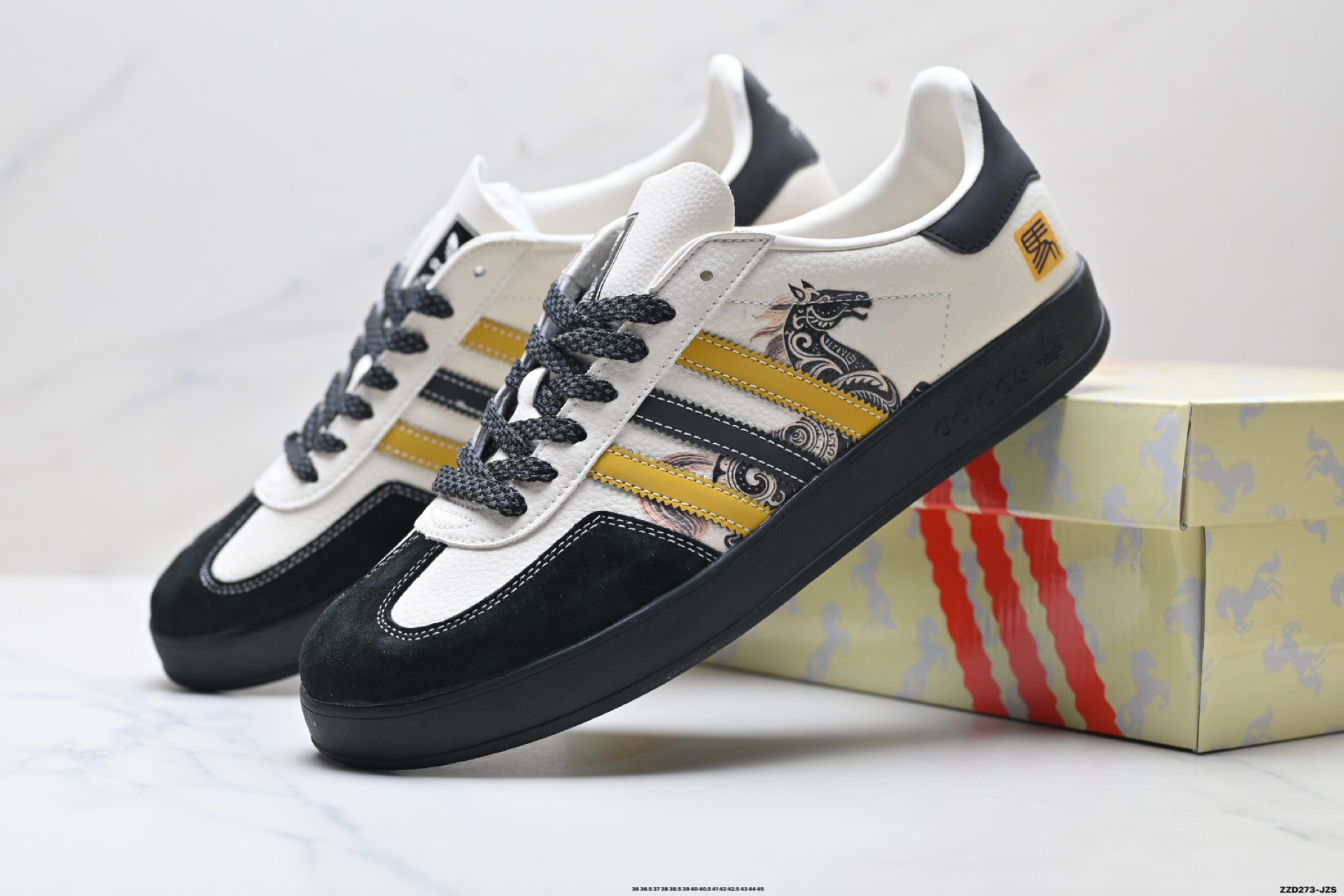 Adidas Originals Samba ‘DIY’桑巴舞系列 阿迪达斯 三叶草绅士德训足球风百搭低帮休闲运动板鞋 ZH2596