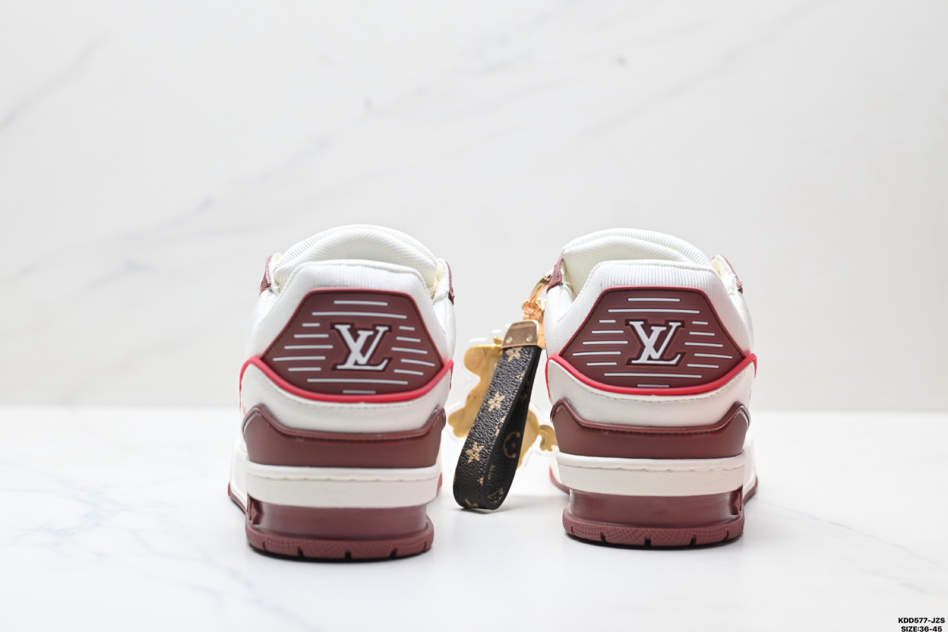 马年限定中国红礼盒Louis vuitton Trainer Sneaker Low 路易威登 休闲运动文化百搭板鞋 马年限定中国红礼盒Louis vuitton Trainer Sneaker Low 路易威登 休闲运动文化百搭板鞋