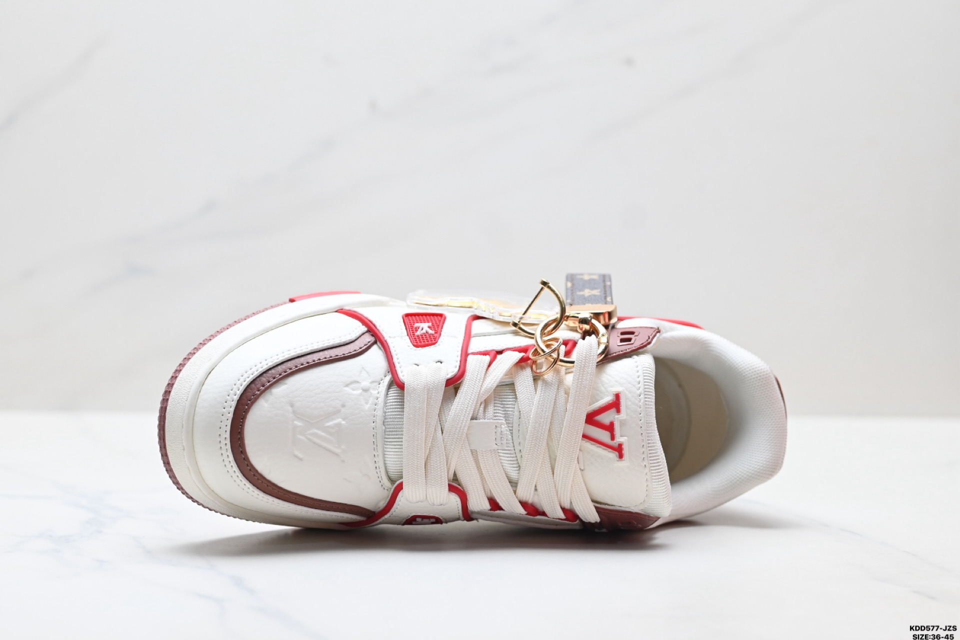 马年限定中国红礼盒Louis vuitton Trainer Sneaker Low 路易威登 休闲运动文化百搭板鞋 马年限定中国红礼盒Louis vuitton Trainer Sneaker Low 路易威登 休闲运动文化百搭板鞋