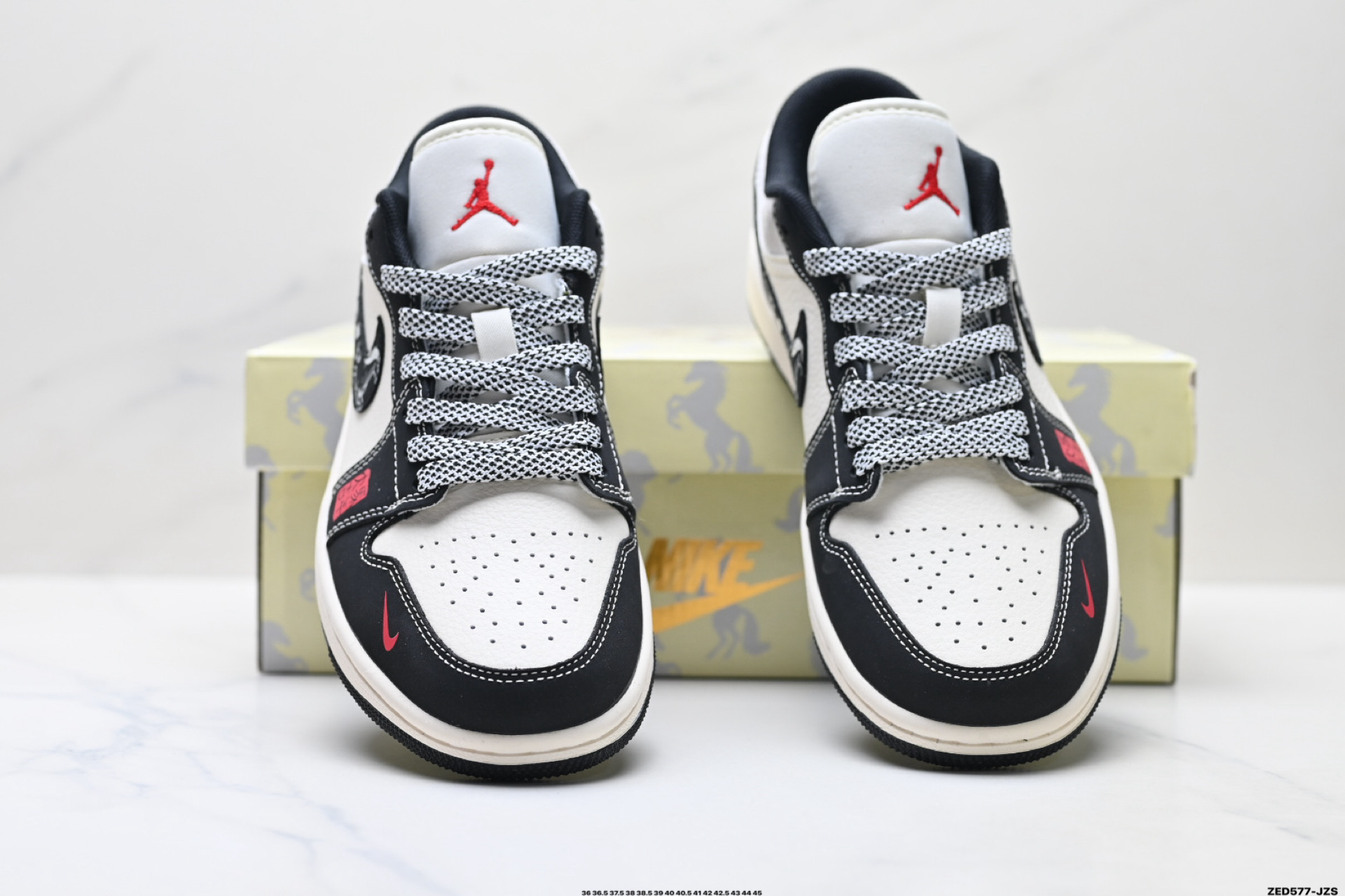 Nike Air Jordan 1 Low AJ1乔1低帮休闲板鞋 LX1988-826 Nike Air Jordan 1 Low AJ1乔1低帮休闲板鞋 LX1988-826