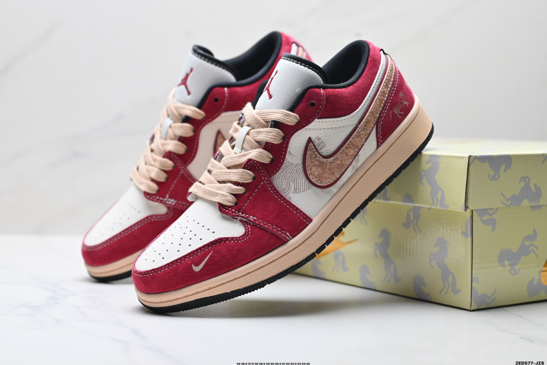 Nike Air Jordan 1 Low AJ1乔1低帮休闲板鞋 LX1988-824