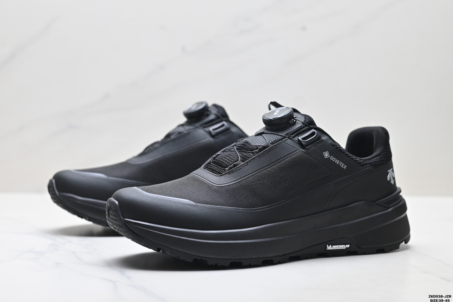 迪桑特DESCENTE BOA DUALIS都市通勤 GORE-TEX 时尚舒适 D4431LSN19 迪桑特DESCENTE BOA DUALIS都市通勤 GORE-TEX 时尚舒适 D4431LSN19