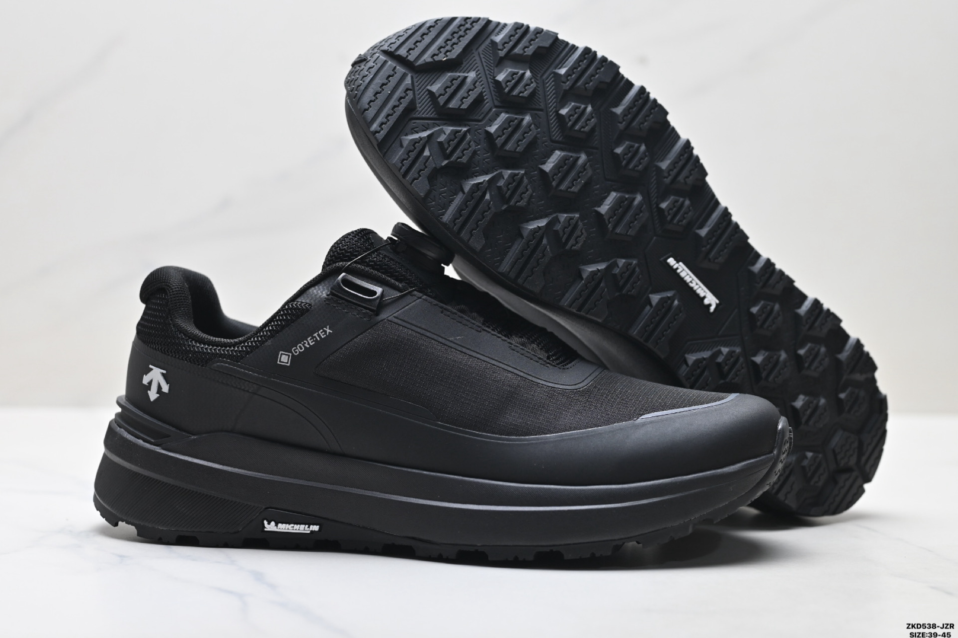 迪桑特DESCENTE BOA DUALIS都市通勤 GORE-TEX 时尚舒适 D4431LSN19 迪桑特DESCENTE BOA DUALIS都市通勤 GORE-TEX 时尚舒适 D4431LSN19