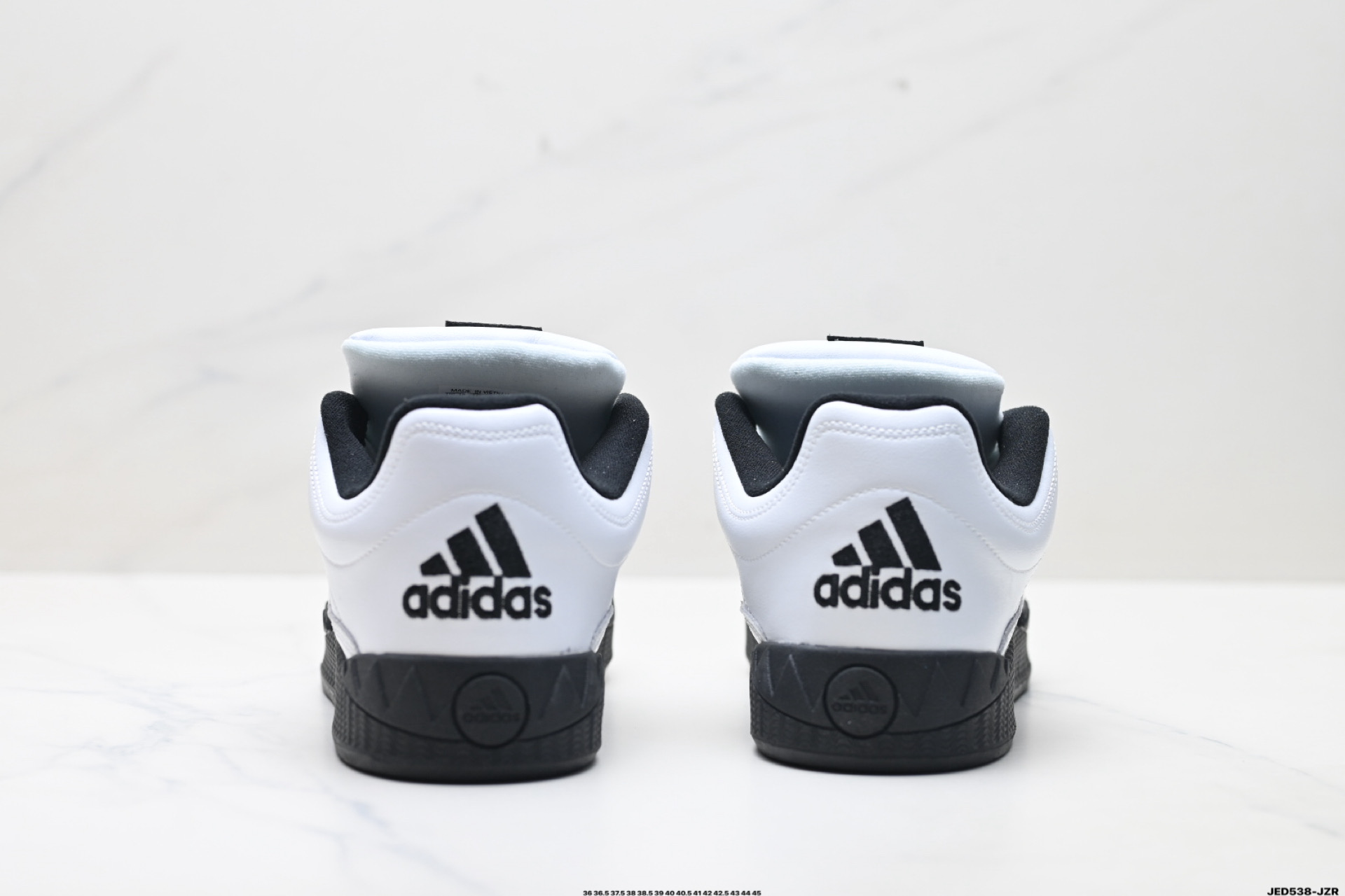 Adidas Adimatic Low 马蒂奇系列低帮 复古鲨鱼面包鞋运动休闲滑板板鞋 lE2224-Top High Quatity Cheap Sneakers Fashion Clothing Clothes Bags handbags Shoes of all Brand wholesale With The best Quality And Beautiful Price from China Factory Chinese suppliers wholesaler seller Adidas Adimatic Low 马蒂奇系列低帮 复古鲨鱼面包鞋运动休闲滑板板鞋 lE2224