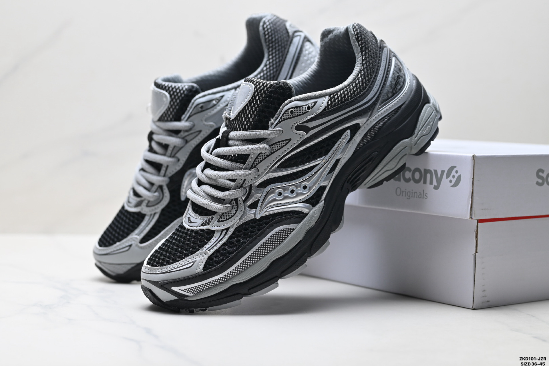 Saucony索康尼 Pro Grid Omni 9 全擎9 舒适柔软跑步鞋 S70739-13 Saucony索康尼 Pro Grid Omni 9 全擎9 舒适柔软跑步鞋 S70739-13