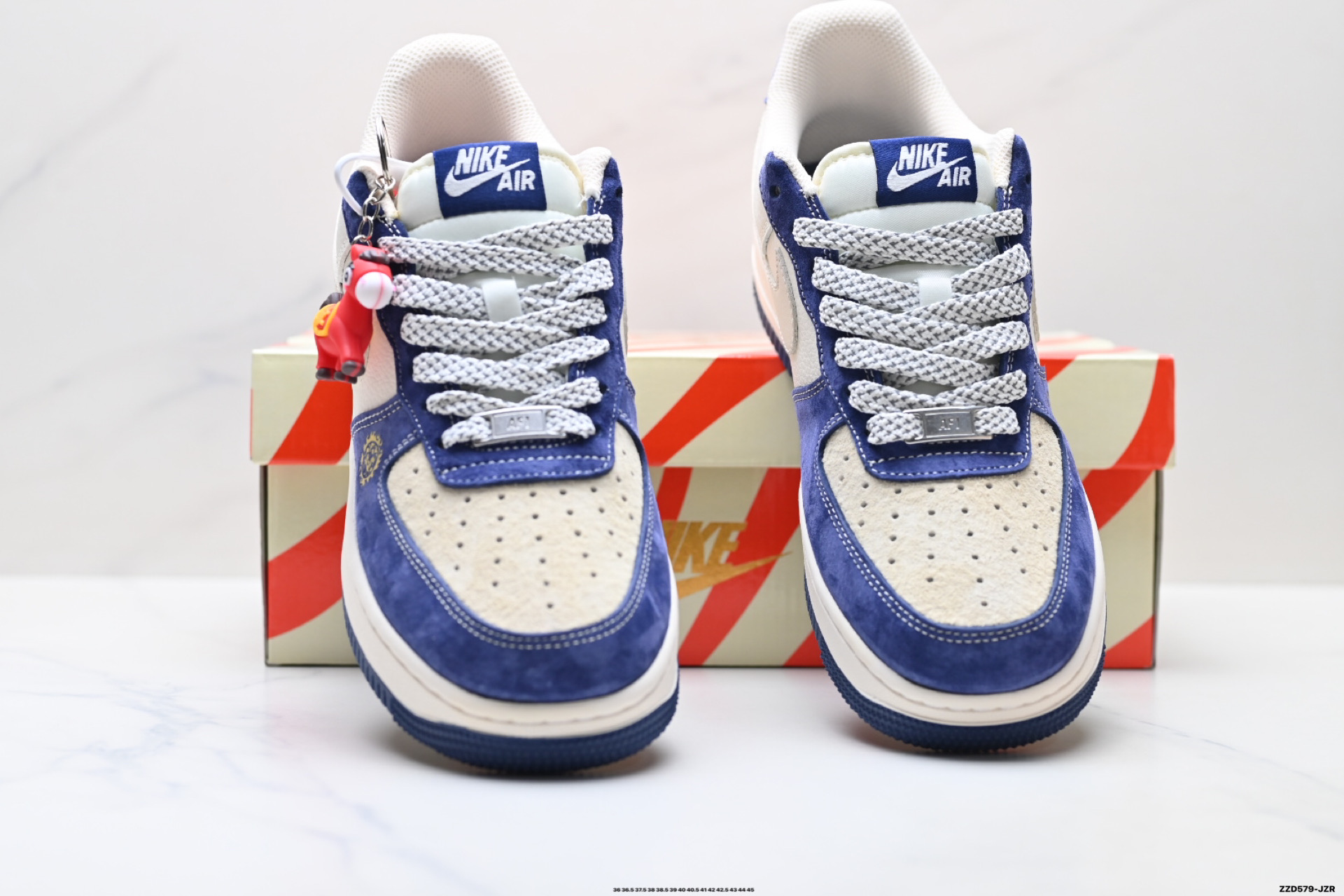 NIKE AIR FORCE 1‘07 LV8 FF9989-004