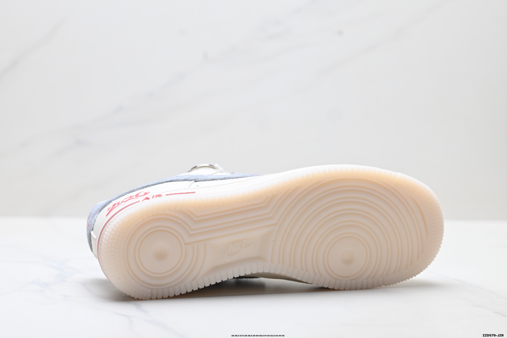 NIKE AIR FORCE 1‘07 LV8 MY9669-605 NIKE AIR FORCE 1‘07 LV8 MY9669-605