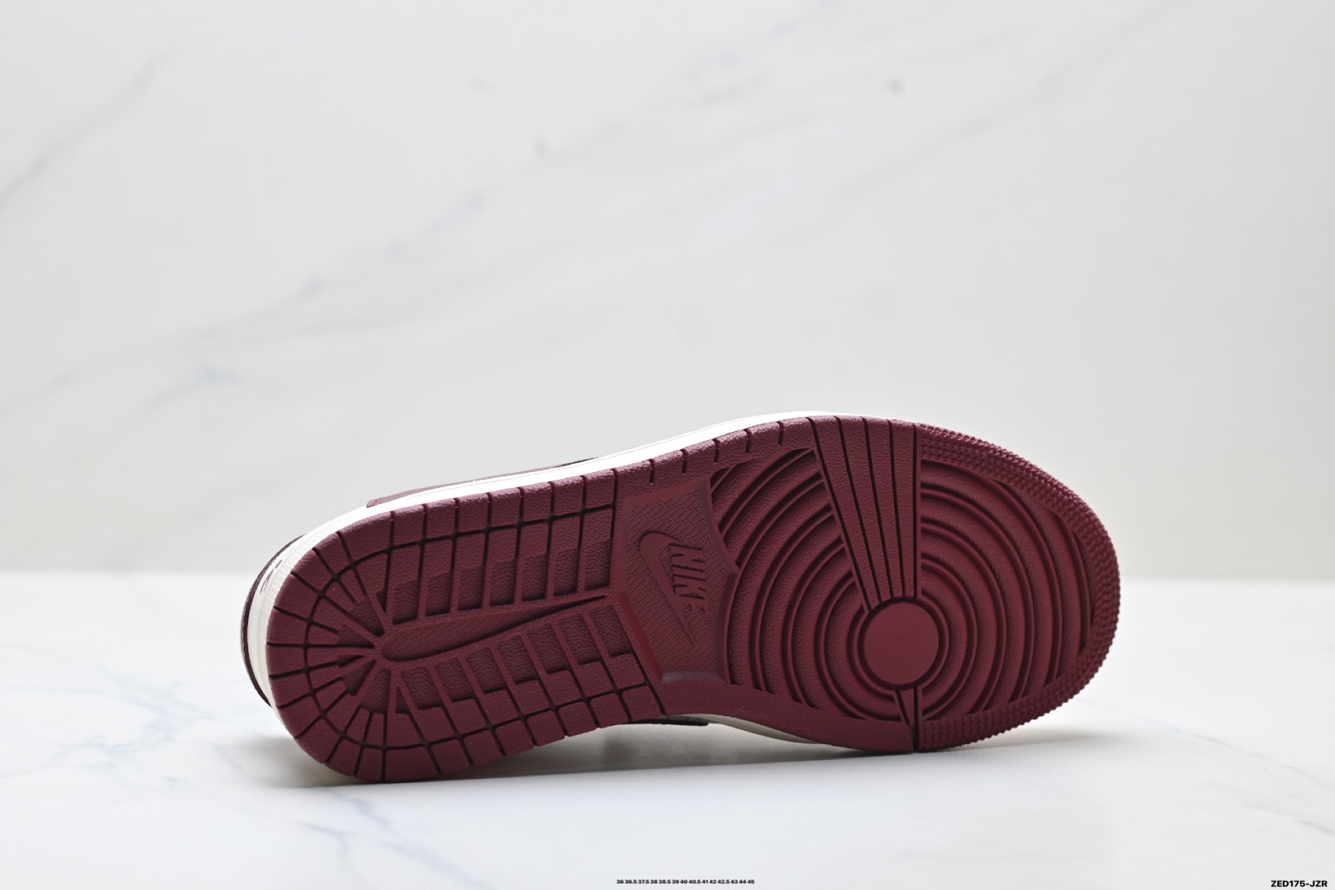 Nike Air Jordan 1 x Travis Scott AJ1倒勾 乔一倒钩 ‘DIY’定制 耐克 低帮文化篮球鞋 CX5050-Y66
