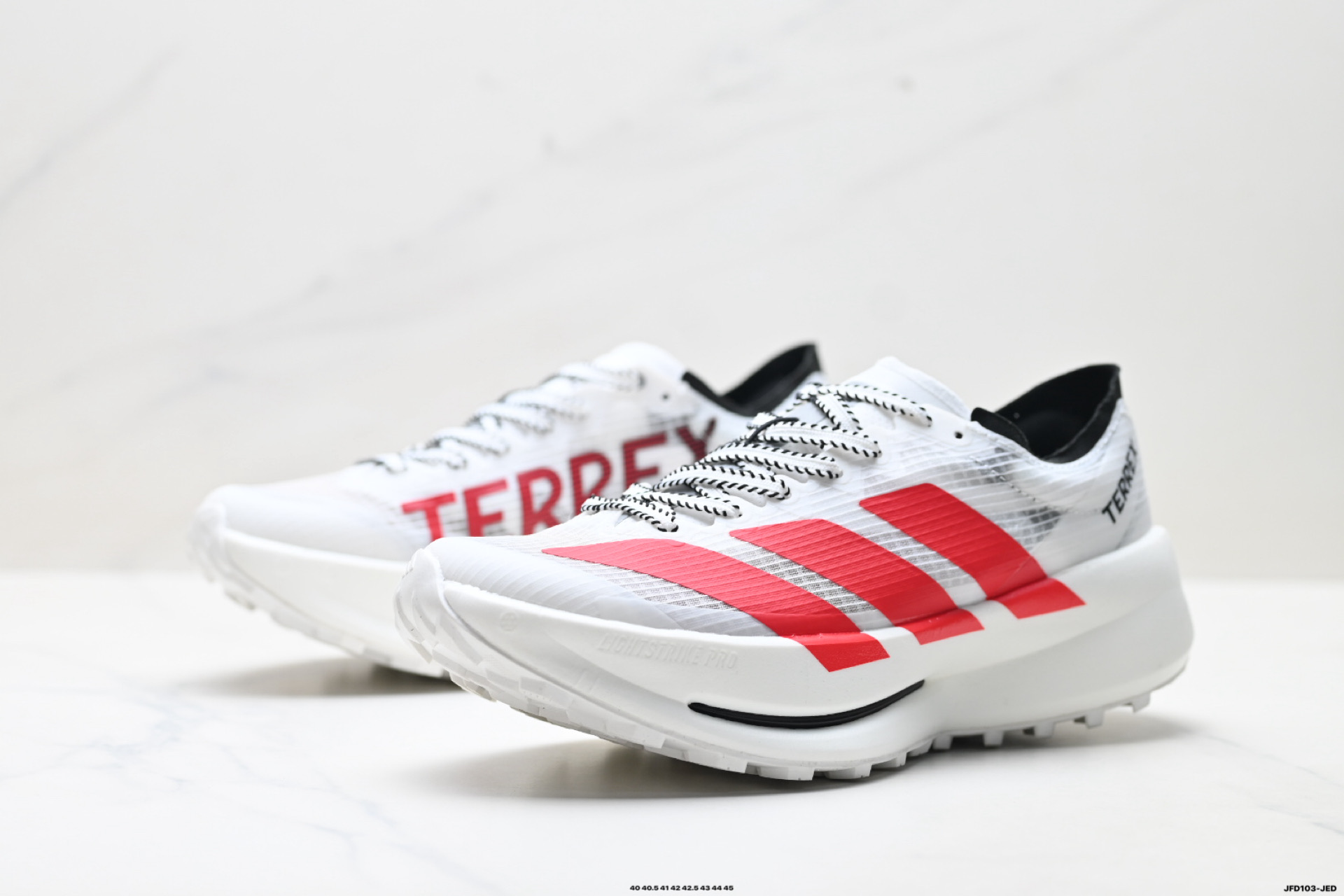 Adidas TERREX 阿迪达斯 系带缓震轻质 舒适百搭 低帮马拉松运动跑步鞋 JS3573