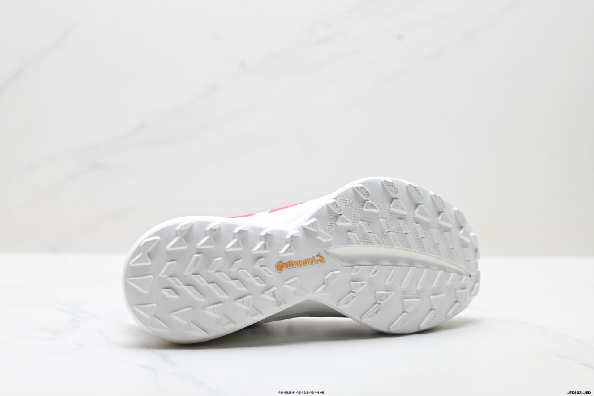 Adidas TERREX 阿迪达斯 系带缓震轻质 舒适百搭 低帮马拉松运动跑步鞋 JS3573