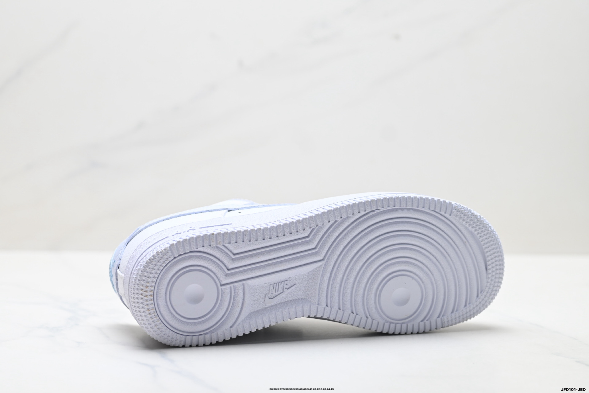 NIKE AIR FORCE 1‘07 HV2511-100 NIKE AIR FORCE 1‘07 HV2511-100
