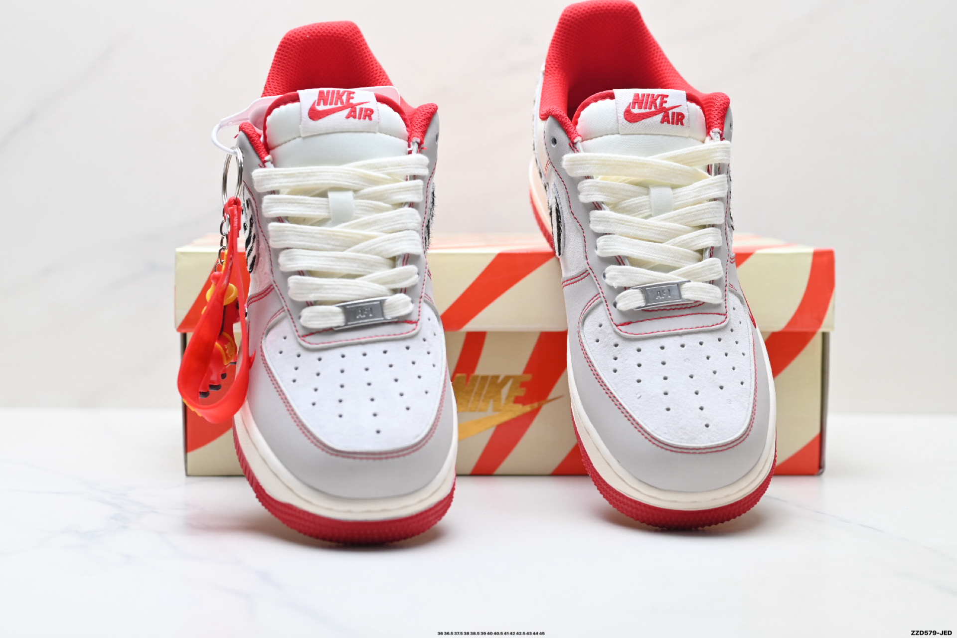 NIKE AIR FORCE 1‘07 LV8 FF9989-002 NIKE AIR FORCE 1‘07 LV8 FF9989-002