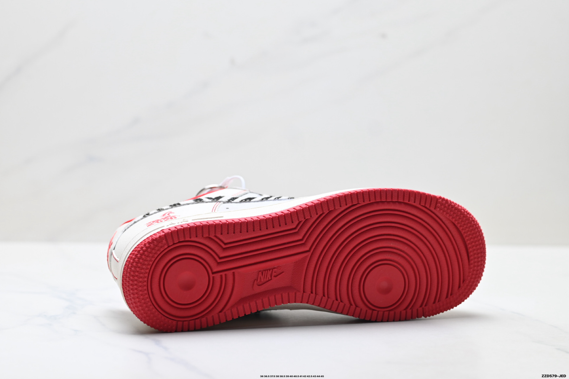 NIKE AIR FORCE 1‘07 LV8 FF9989-002 NIKE AIR FORCE 1‘07 LV8 FF9989-002