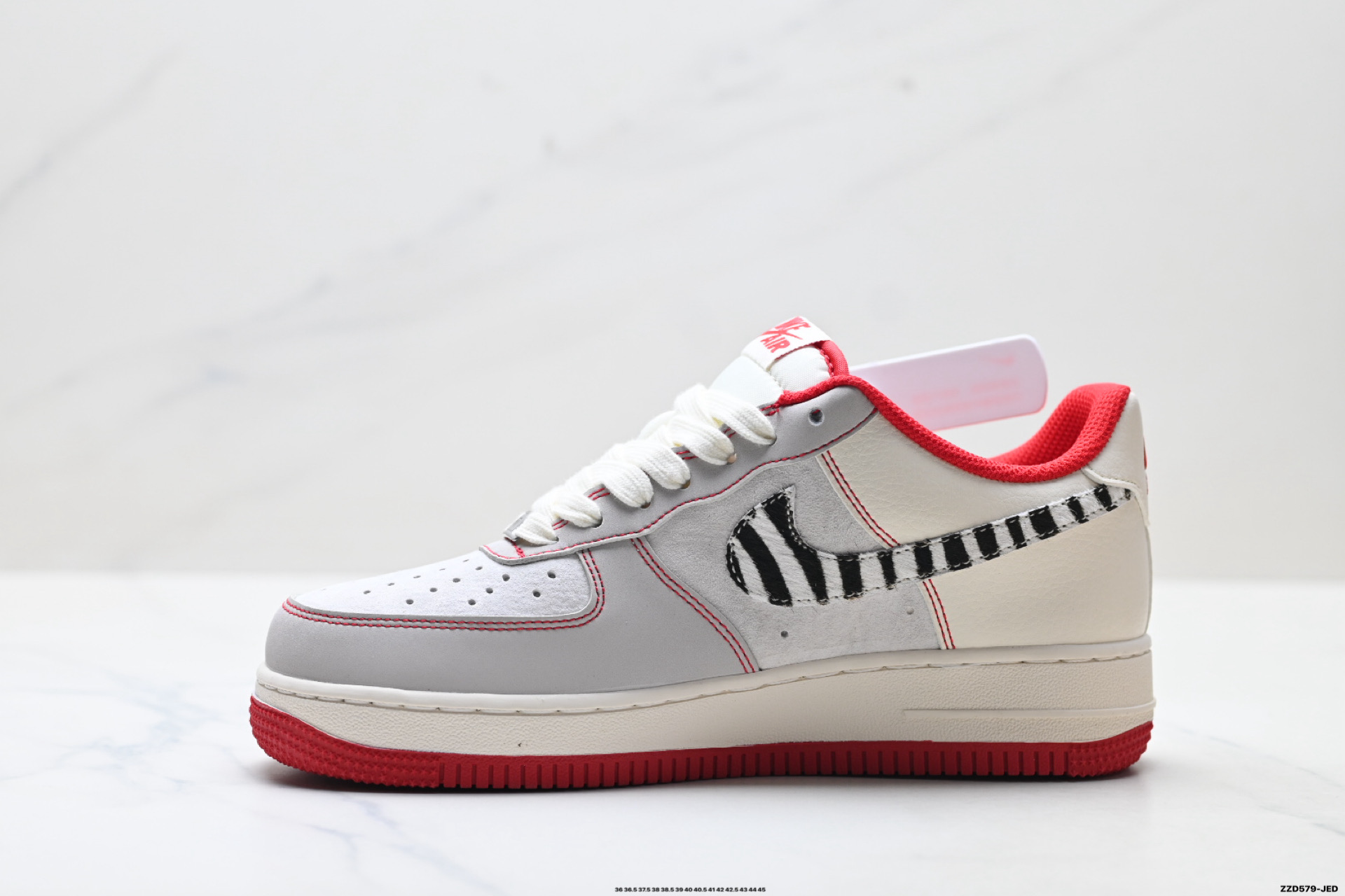 NIKE AIR FORCE 1‘07 LV8 FF9989-002 NIKE AIR FORCE 1‘07 LV8 FF9989-002