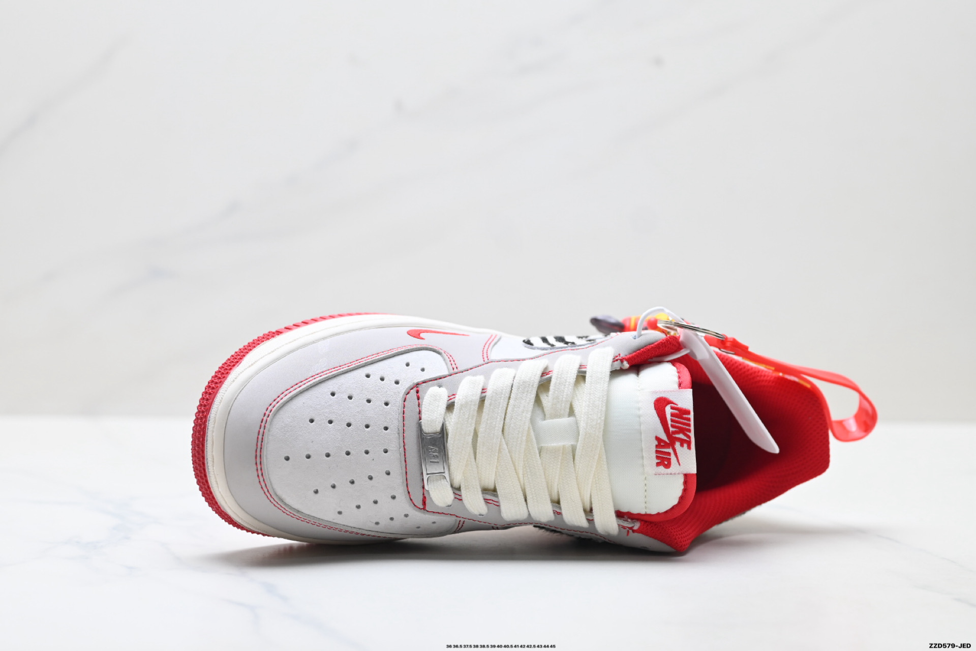 NIKE AIR FORCE 1‘07 LV8 FF9989-002 NIKE AIR FORCE 1‘07 LV8 FF9989-002