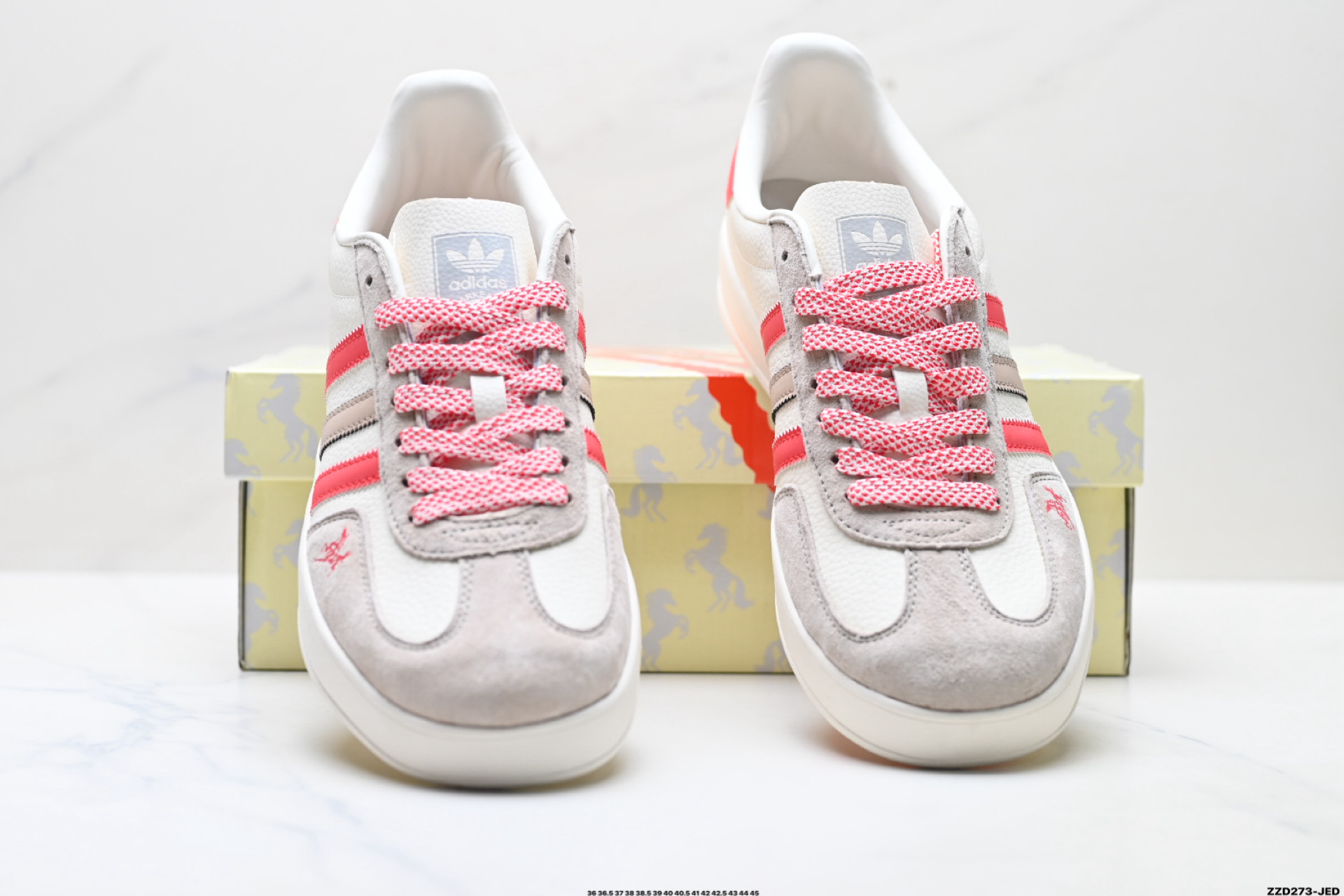 Adidas Originals Gazelle indoor ‘DIY‘定制 系列 阿迪达斯 三叶草绅士德训足球风百搭低帮休闲运动板鞋 LX0904 Adidas Originals Gazelle indoor ‘DIY‘定制 系列 阿迪达斯 三叶草绅士德训足球风百搭低帮休闲运动板鞋 LX0904