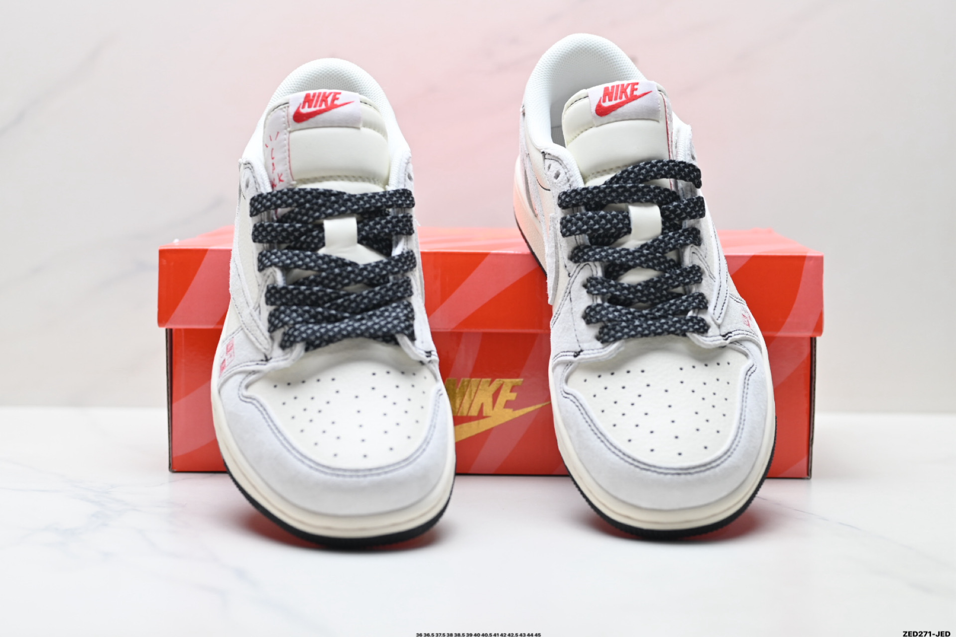 Nike Air Jordan 1 x Travis Scott AJ1倒勾 乔一倒钩 ‘DIY’定制 耐克 低帮文化篮球鞋 DX5688-002
