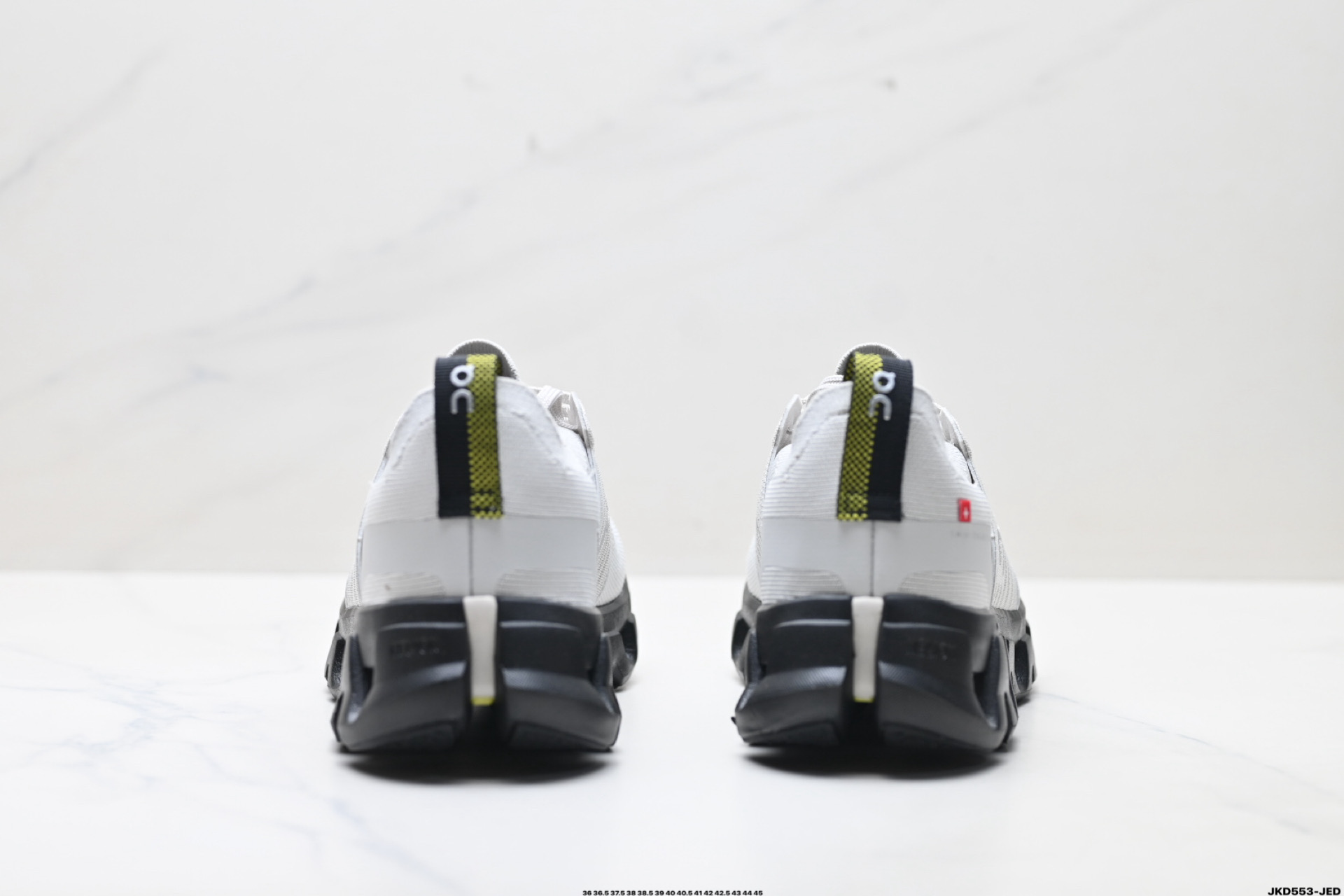 On昂跑 Cloudswift 4 户外街头机能风 轻便低帮跑步鞋
