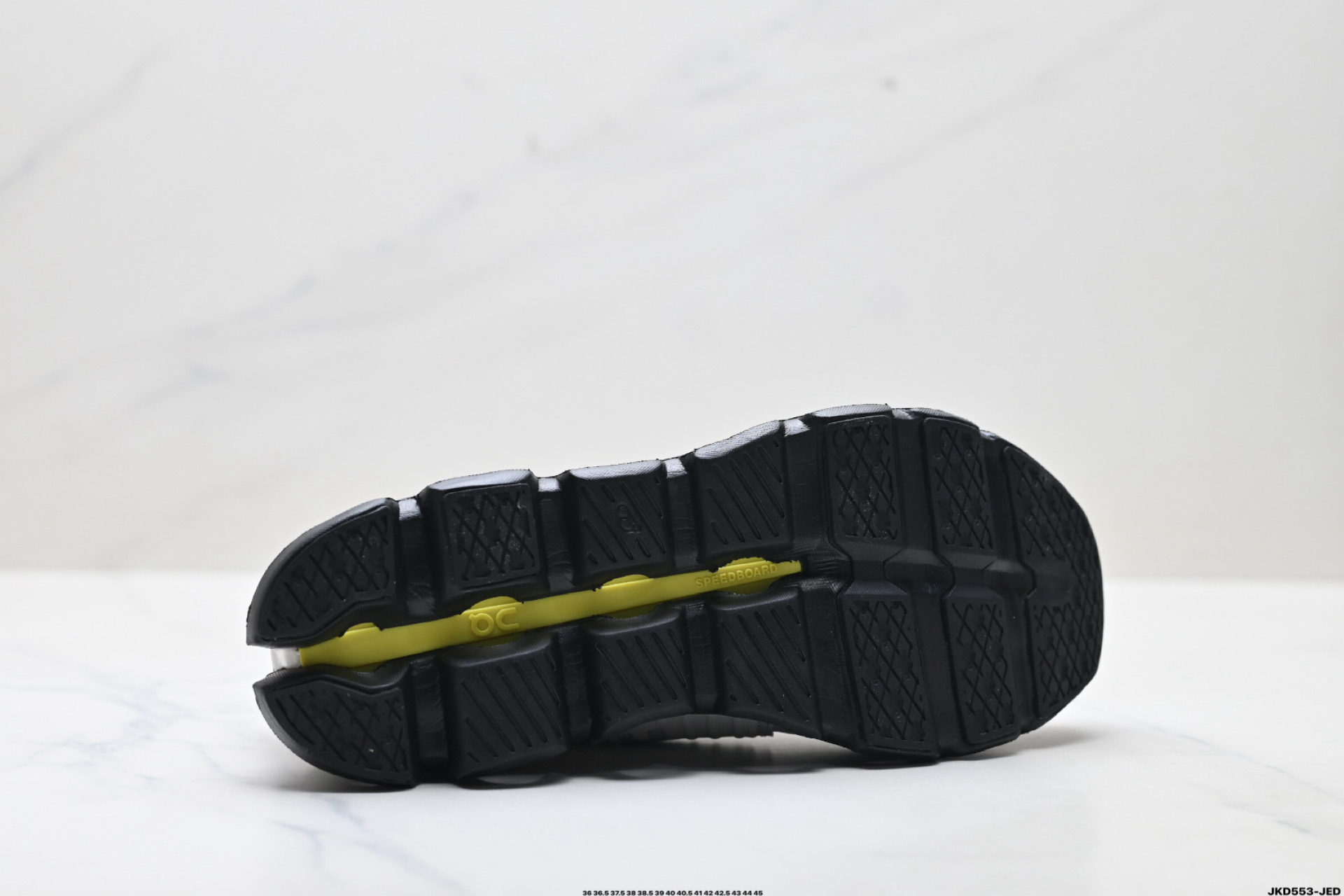 On昂跑 Cloudswift 4 户外街头机能风 轻便低帮跑步鞋