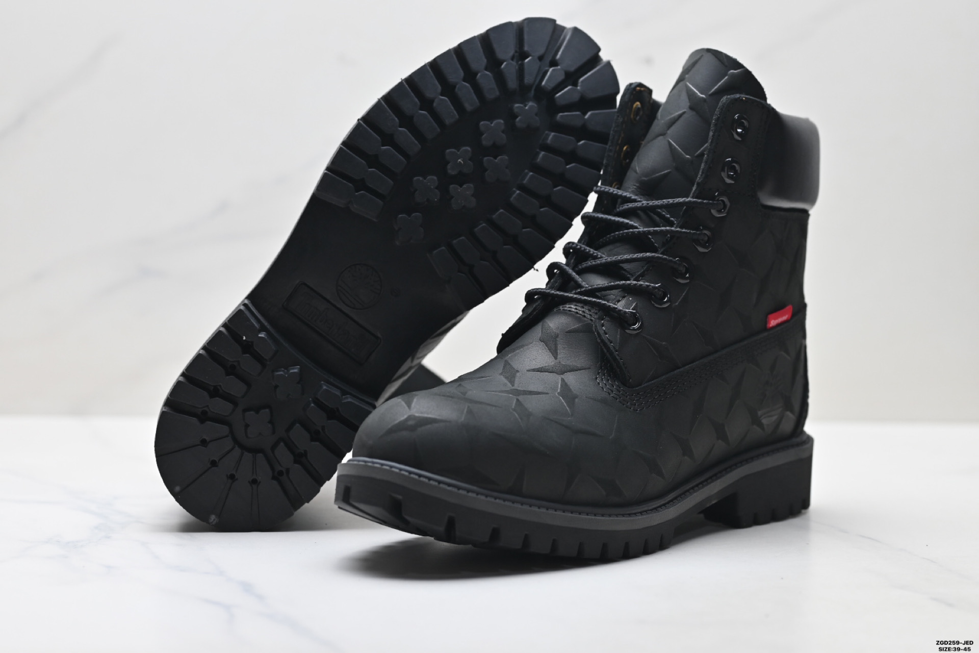 Timberland添柏岚 × LOUIS VUITTON路易威登 牛皮革 6英寸满印老花圆头系带 压纹防水绒面 及踝 马丁靴 Timberland添柏岚 × LOUIS VUITTON路易威登 牛皮革 6英寸满印老花圆头系带 压纹防水绒面 及踝 马丁靴