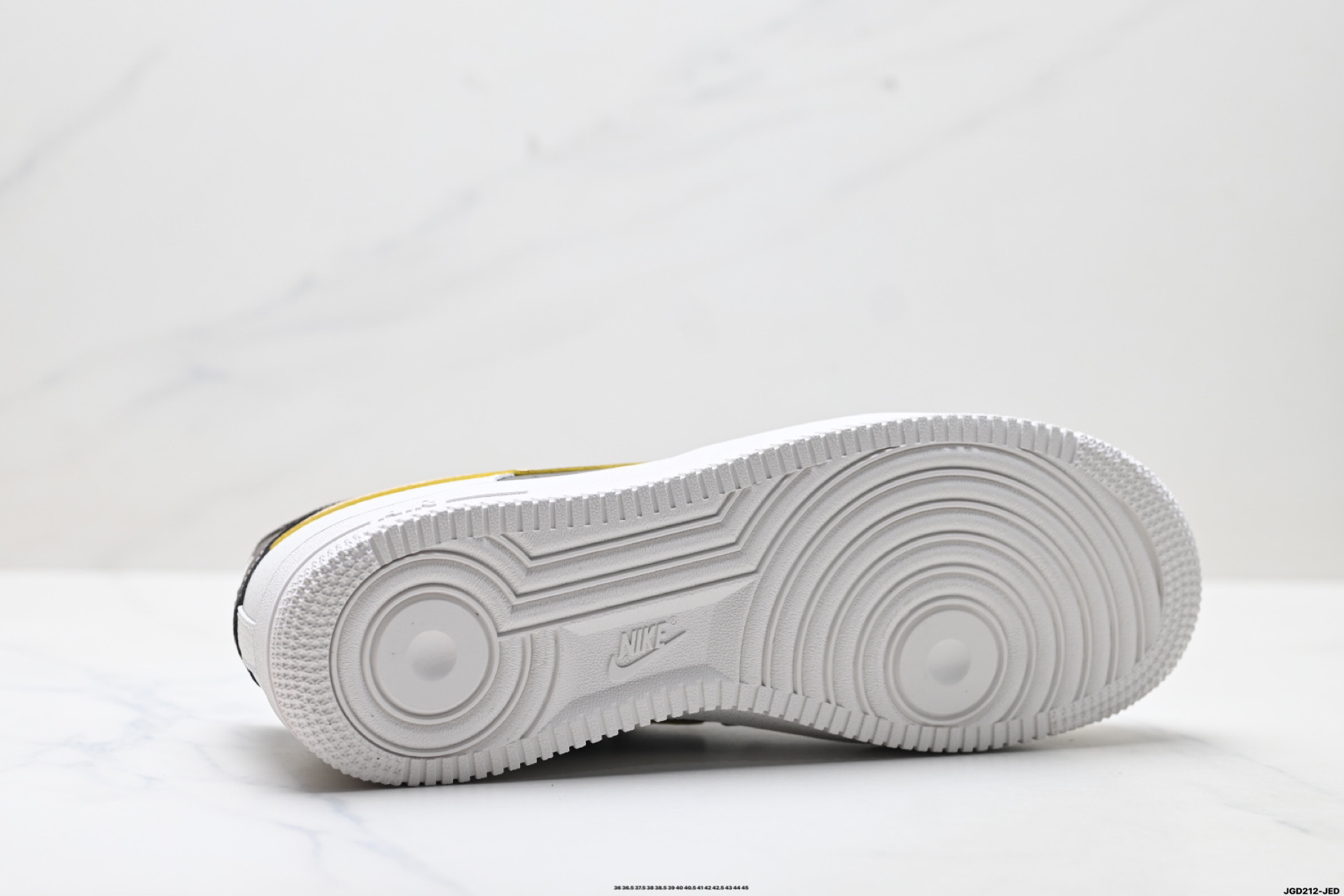 NIKE AIR FORCE 1‘07 IR0796-030