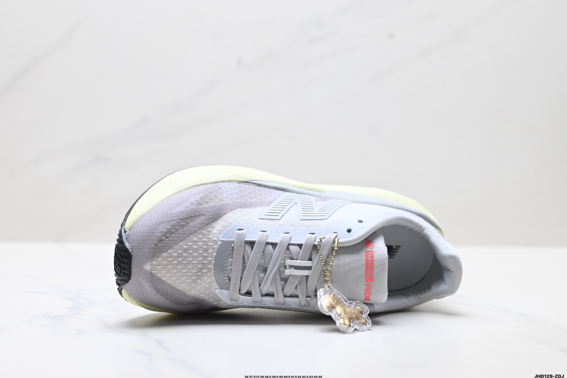 New Balance 新百伦FuelCell 简约 织物 网布防滑耐磨透气轻便 低帮 马拉松跑步鞋 MFCXLD5-Top High Quatity Cheap Sneakers Fashion Clothing Clothes Bags handbags Shoes of all Brand wholesale With The best Quality And Beautiful Price from China Factory Chinese suppliers wholesaler seller New Balance 新百伦FuelCell 简约 织物 网布防滑耐磨透气轻便 低帮 马拉松跑步鞋 MFCXLD5