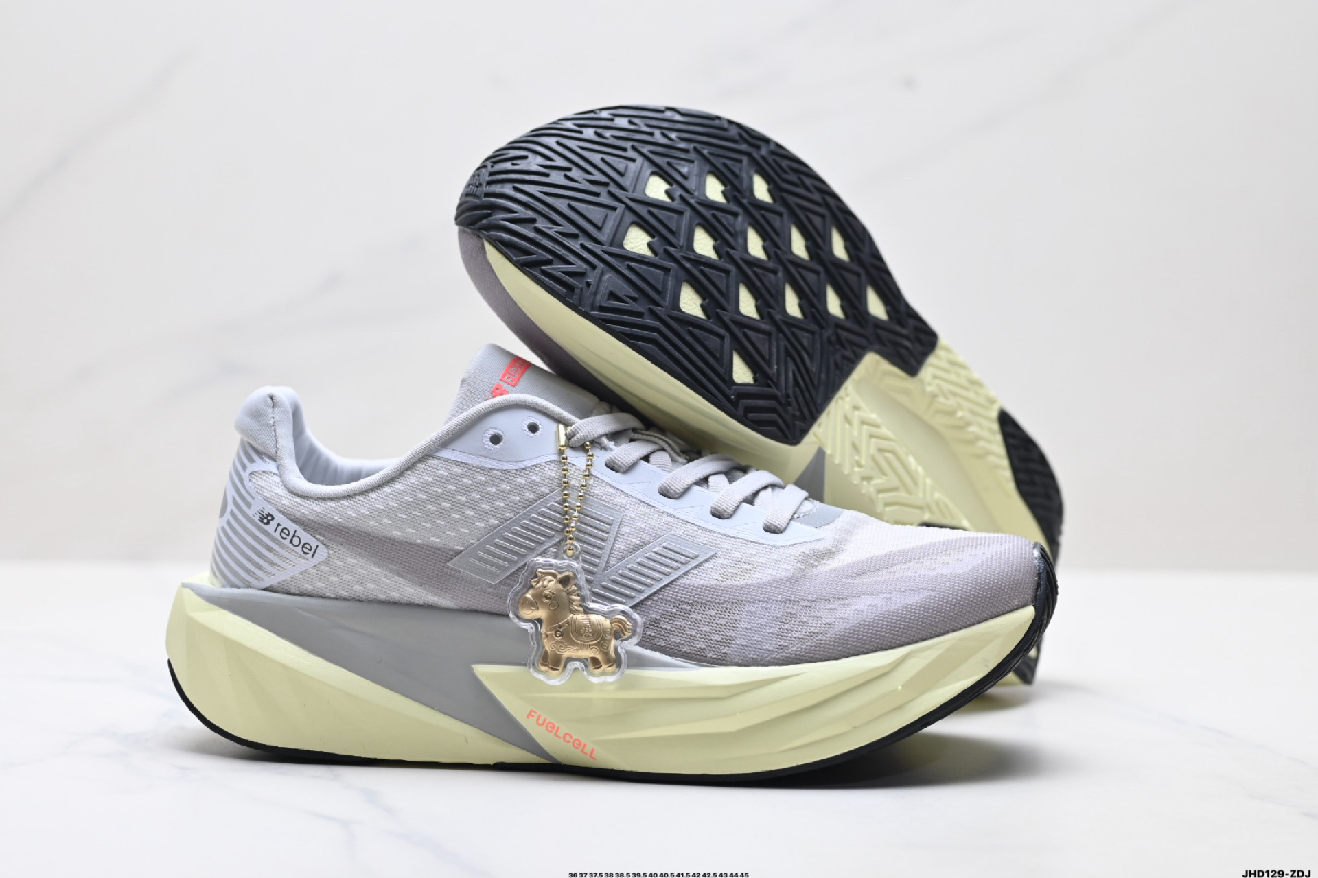New Balance 新百伦FuelCell 简约 织物 网布防滑耐磨透气轻便 低帮 马拉松跑步鞋 MFCXLD5-Top High Quatity Cheap Sneakers Fashion Clothing Clothes Bags handbags Shoes of all Brand wholesale With The best Quality And Beautiful Price from China Factory Chinese suppliers wholesaler seller New Balance 新百伦FuelCell 简约 织物 网布防滑耐磨透气轻便 低帮 马拉松跑步鞋 MFCXLD5