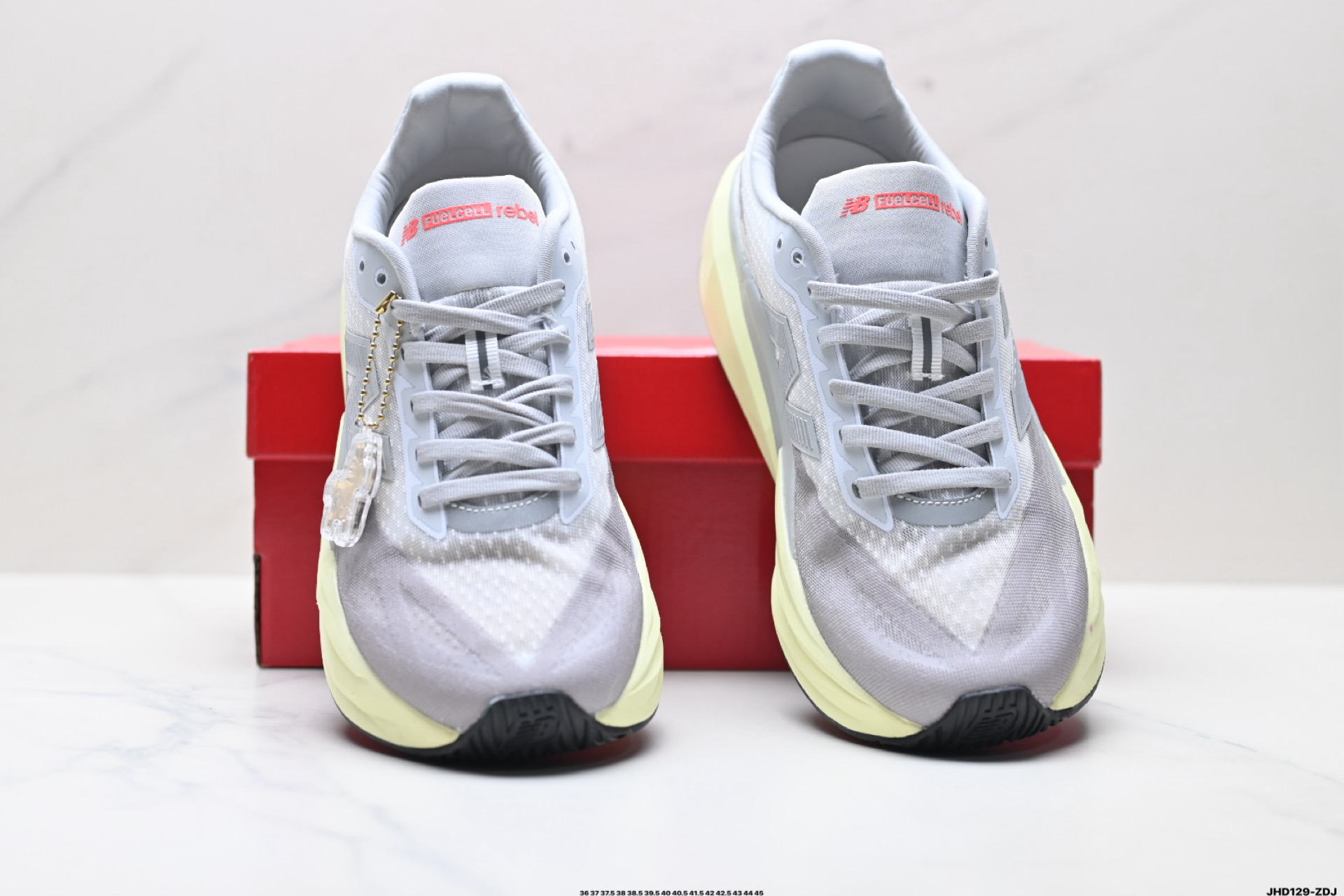 New Balance 新百伦FuelCell 简约 织物 网布防滑耐磨透气轻便 低帮 马拉松跑步鞋 MFCXLD5-Top High Quatity Cheap Sneakers Fashion Clothing Clothes Bags handbags Shoes of all Brand wholesale With The best Quality And Beautiful Price from China Factory Chinese suppliers wholesaler seller New Balance 新百伦FuelCell 简约 织物 网布防滑耐磨透气轻便 低帮 马拉松跑步鞋 MFCXLD5