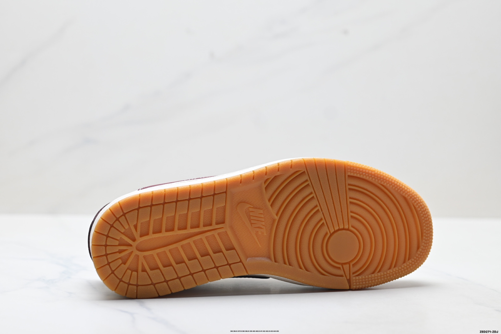 Nike Air Jordan 1 x Travis Scott AJ1倒勾 乔一倒钩 ‘DIY’定制 耐克 低帮文化篮球鞋 MY9969-802