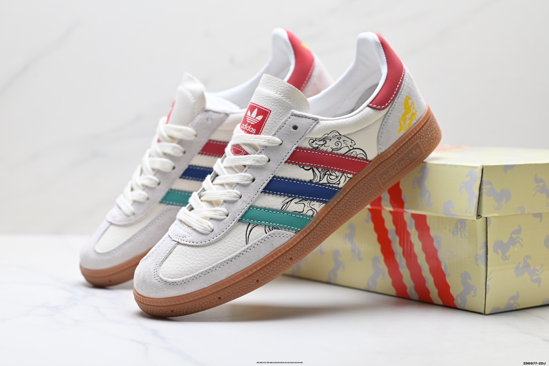 250 Adidas Originals Handball Spezial ‘DIY‘定制系列 阿迪达斯 三叶草百搭低帮休闲运动板鞋 SD6833
